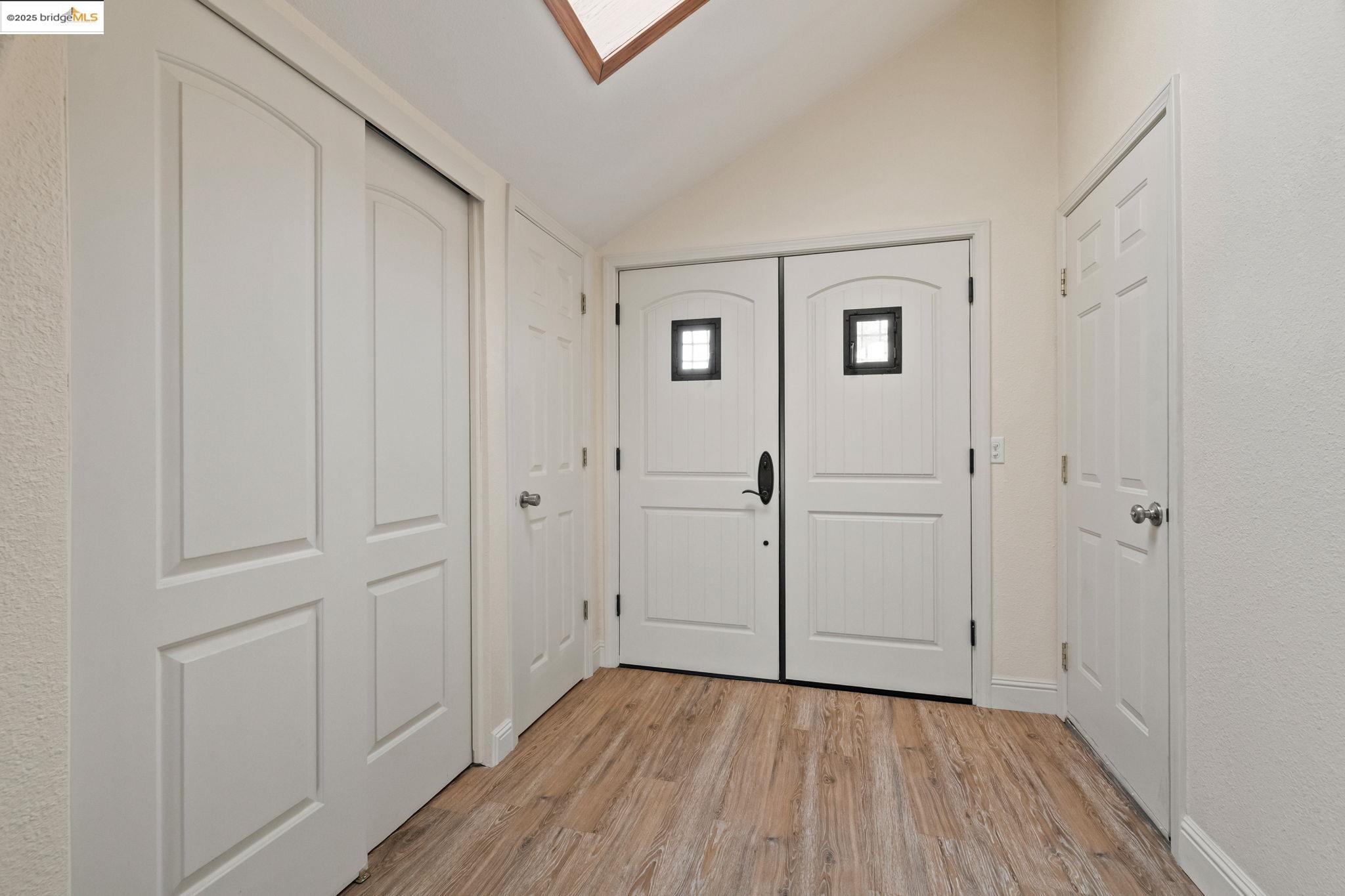 Detail Gallery Image 4 of 48 For 21916 Phoenix Lake, Sonora,  CA 95370 - 3 Beds | 2 Baths