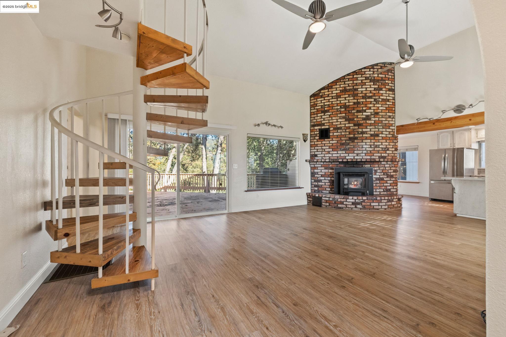 Detail Gallery Image 7 of 48 For 21916 Phoenix Lake, Sonora,  CA 95370 - 3 Beds | 2 Baths