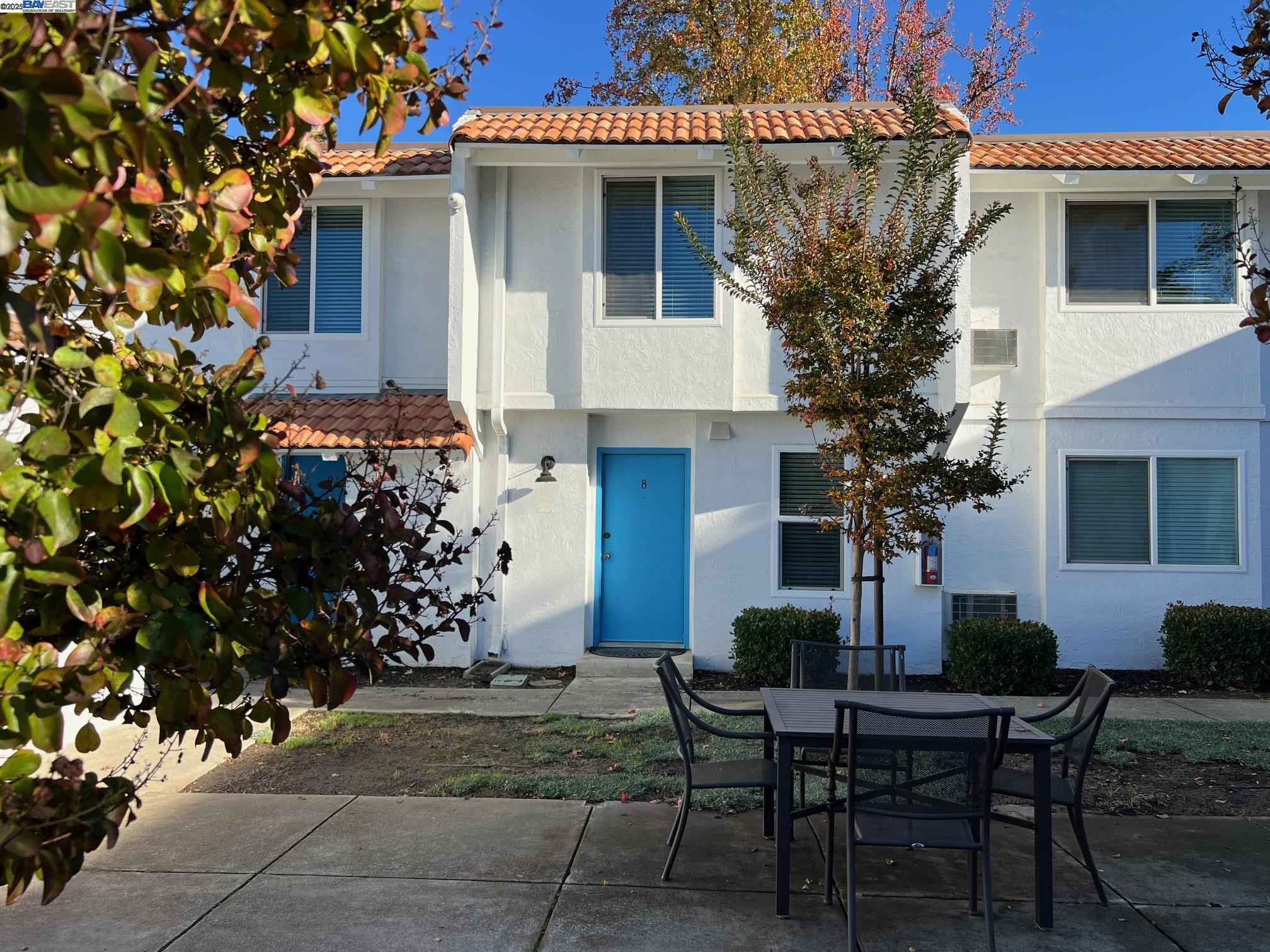 Detail Gallery Image 2 of 23 For 3499 Norton Way #8,  Pleasanton,  CA 94566 - 2 Beds | 1 Baths