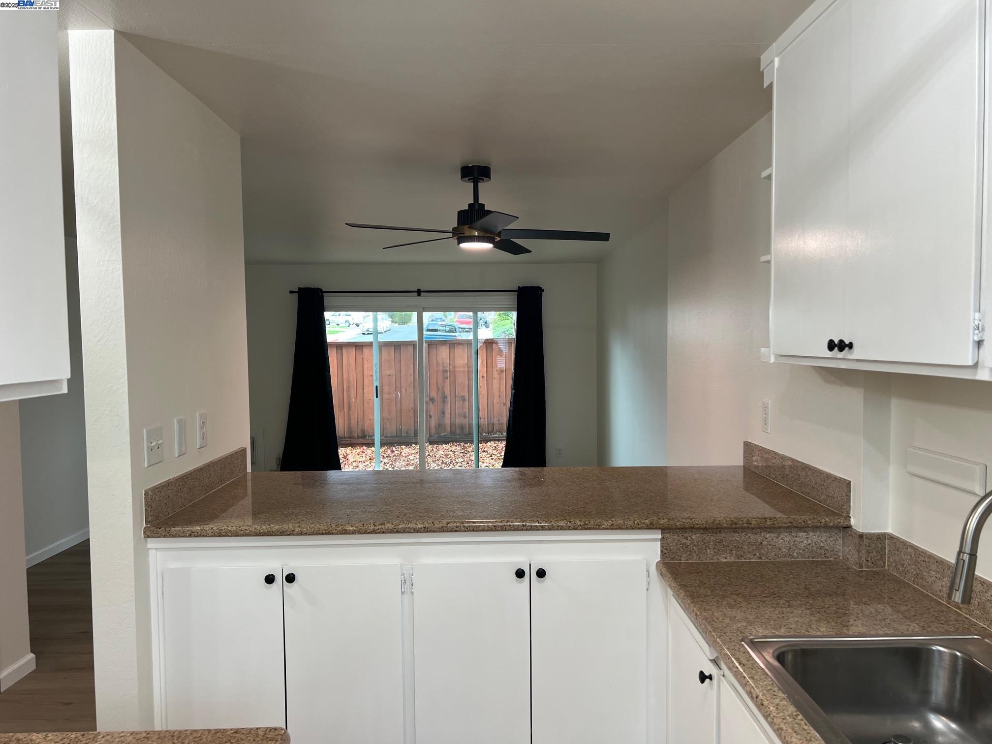 Detail Gallery Image 6 of 23 For 3499 Norton Way #8,  Pleasanton,  CA 94566 - 2 Beds | 1 Baths