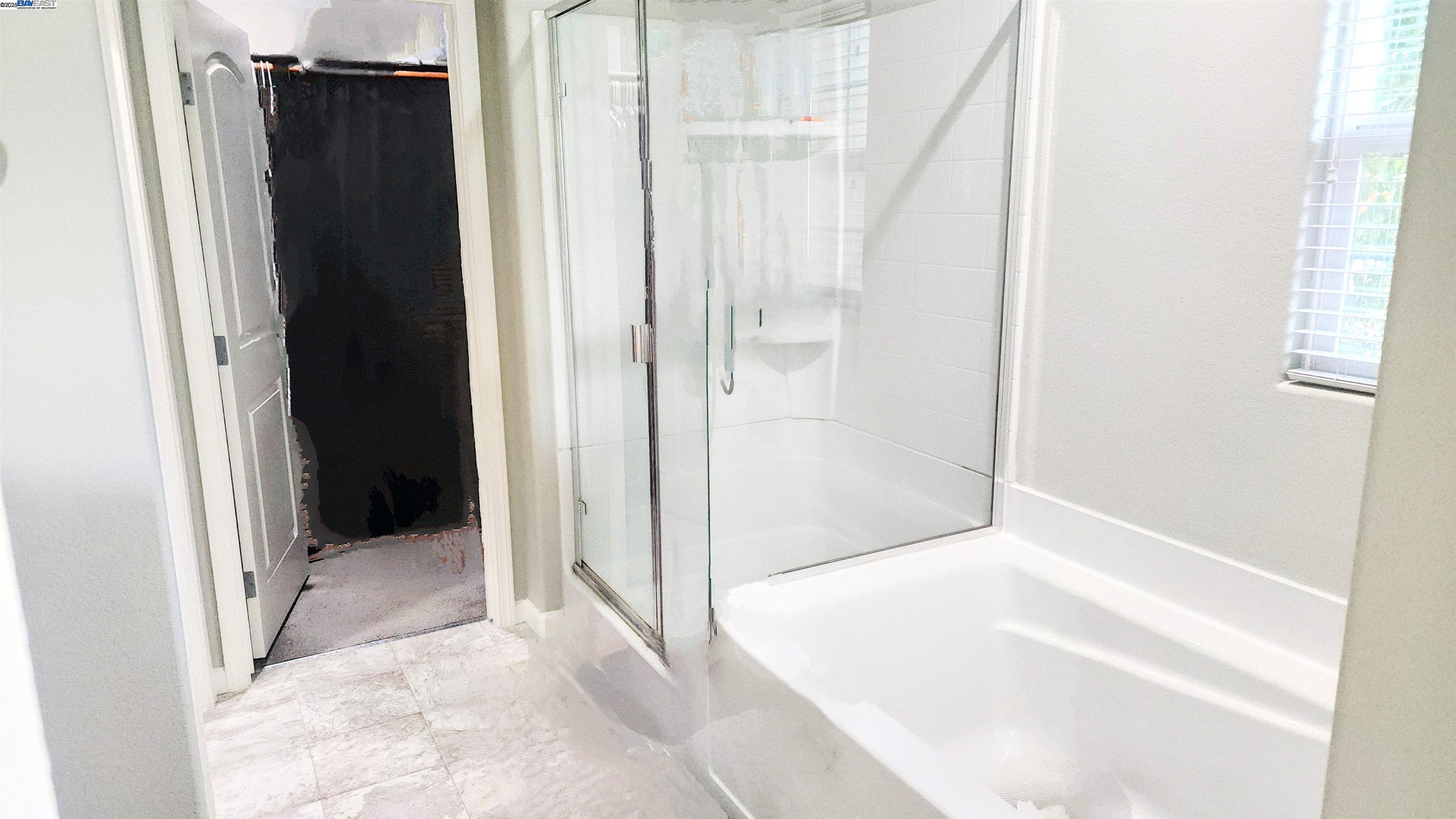 Detail Gallery Image 4 of 13 For 4520 Gironella Walk, Sacramento,  CA 95823 - 3 Beds | 2/1 Baths