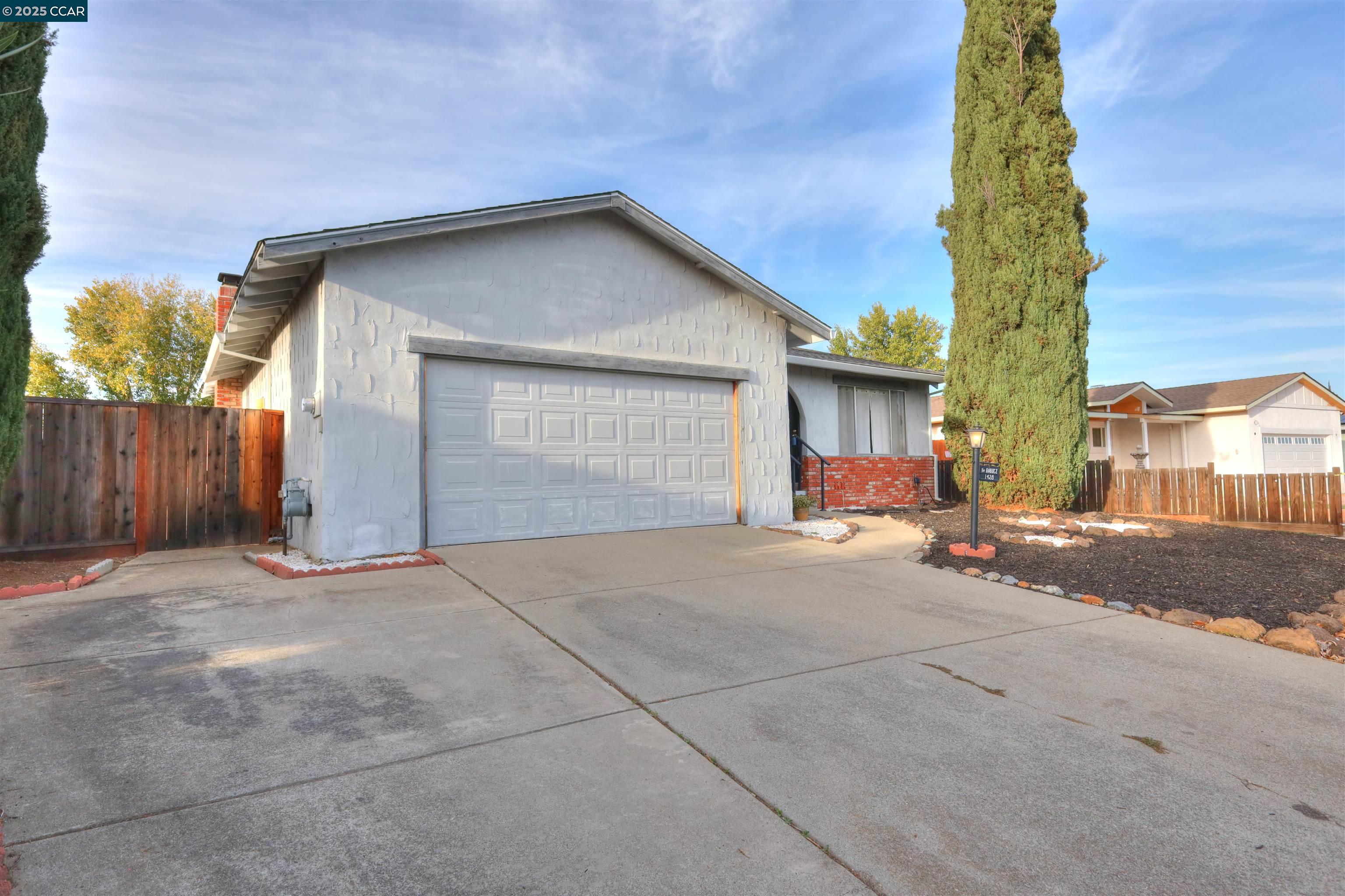 Detail Gallery Image 3 of 44 For 1428 Saint Frances Dr, Antioch,  CA 94509 - 4 Beds | 2 Baths