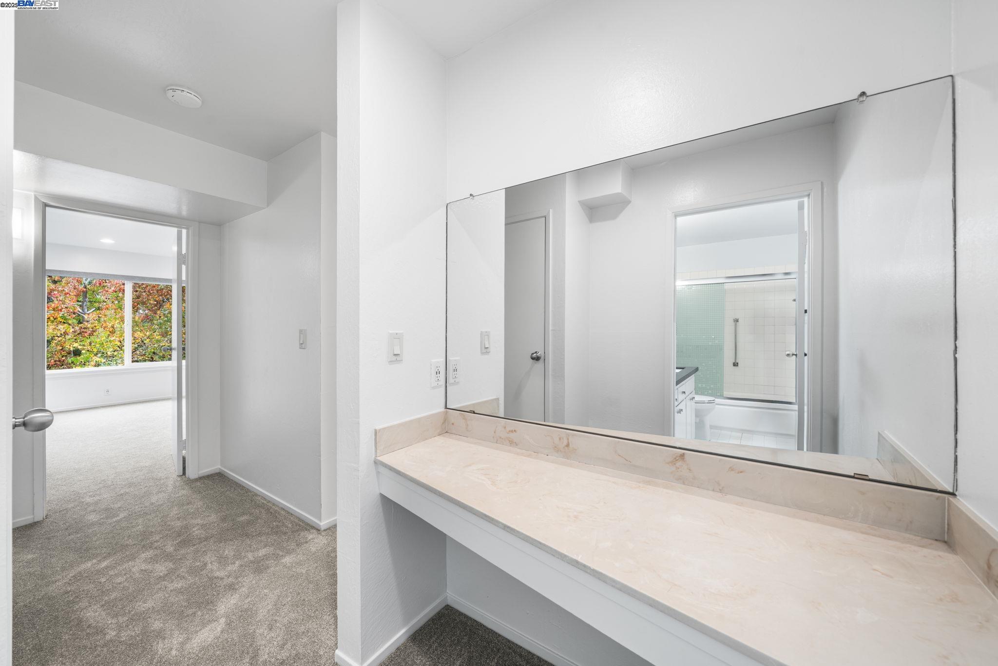 Detail Gallery Image 24 of 26 For 695 Mariposa Ave, Oakland,  CA 94610 - 2 Beds | 2 Baths