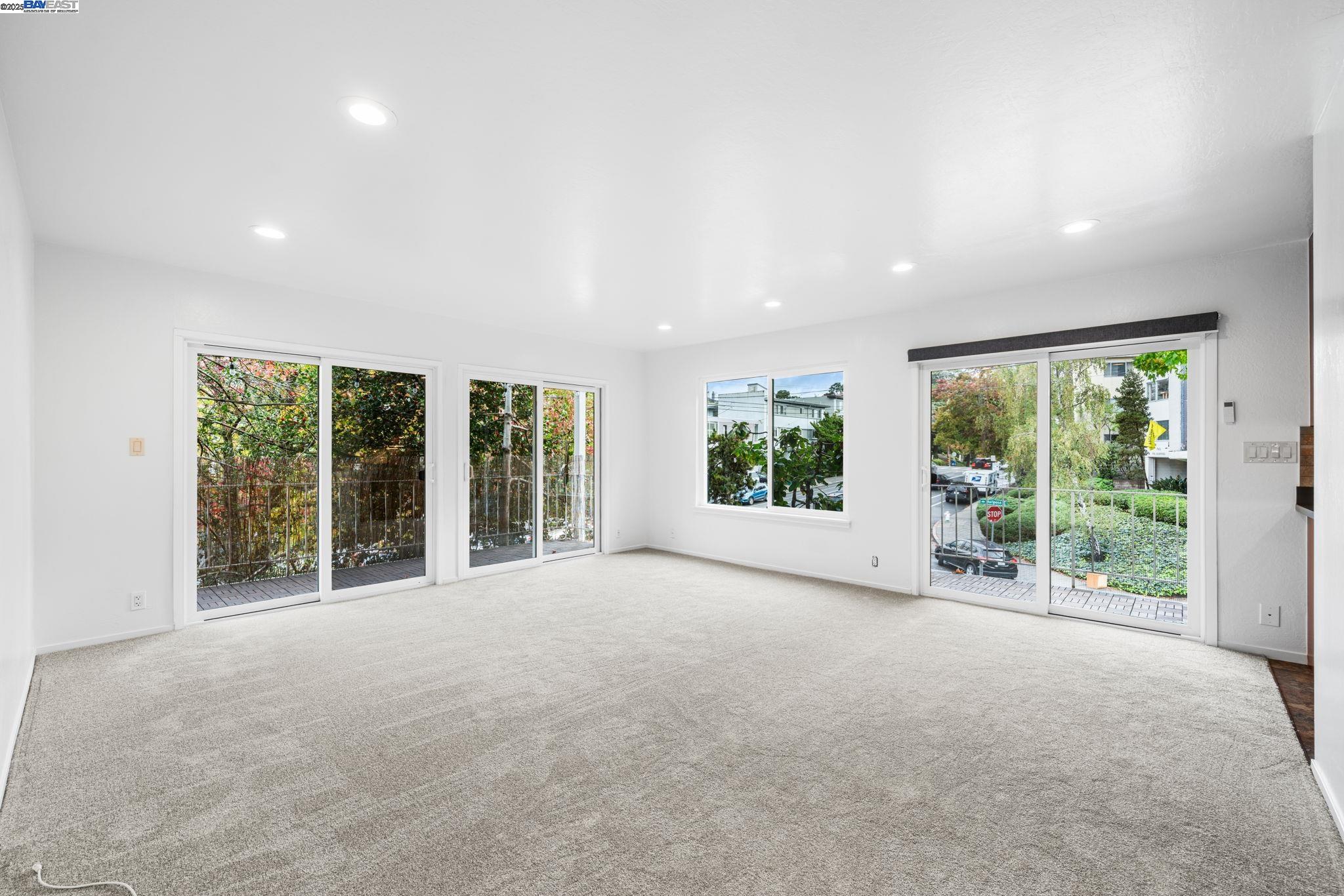 Detail Gallery Image 7 of 26 For 695 Mariposa Ave, Oakland,  CA 94610 - 2 Beds | 2 Baths