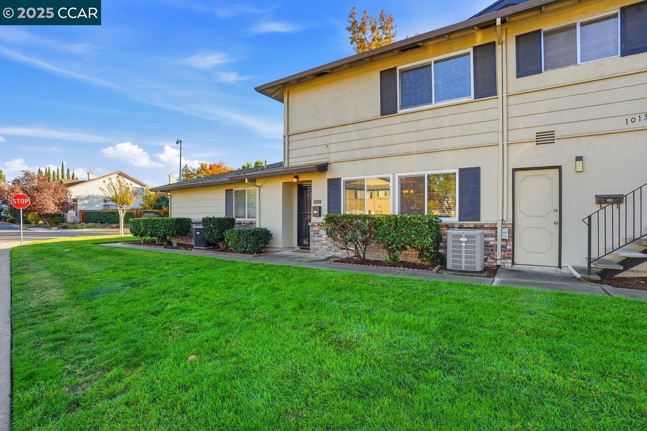 Detail Gallery Image 27 of 32 For 1013 Mohr Ln #2,  Concord,  CA 94518 - 2 Beds | 1/1 Baths