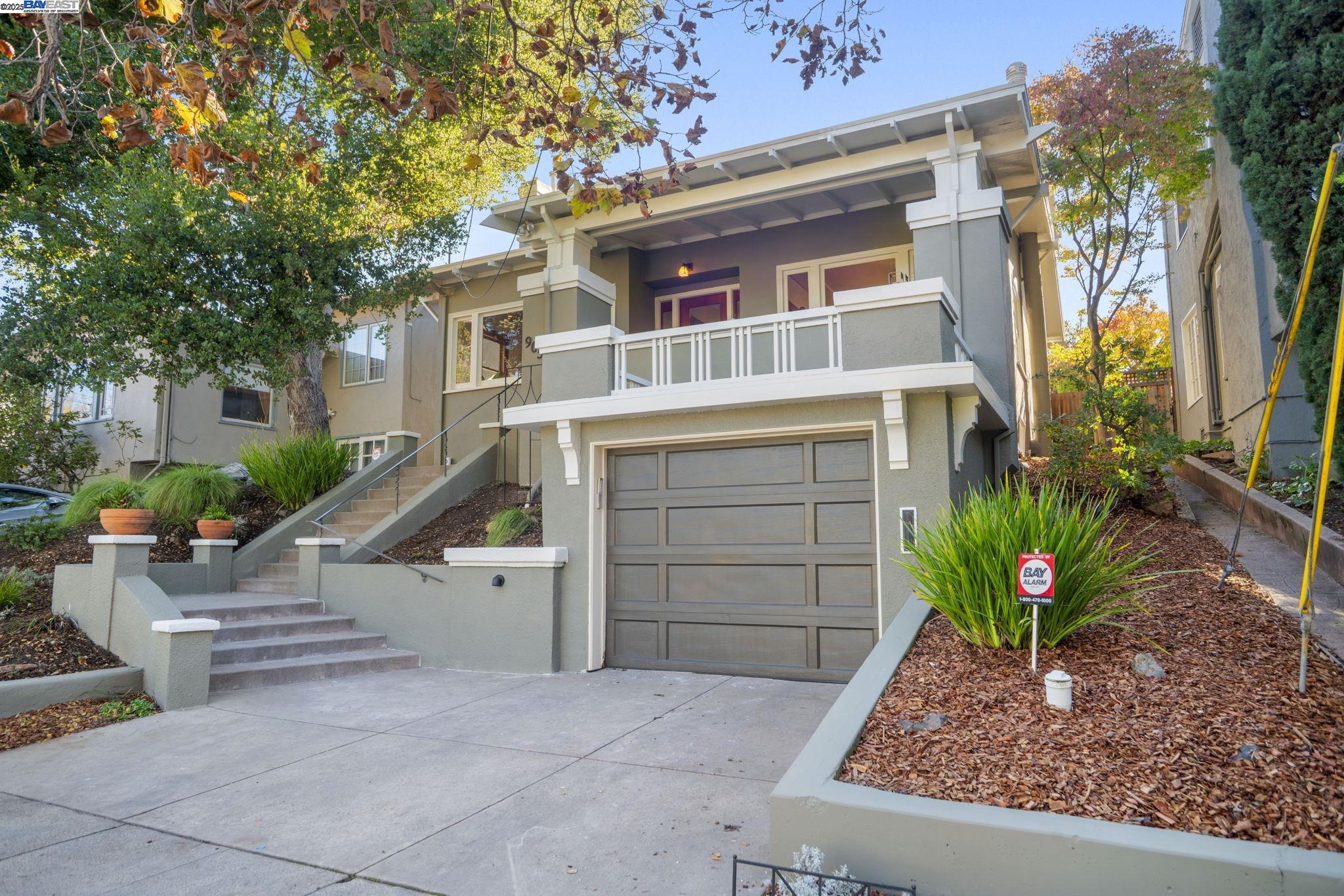 Detail Gallery Image 2 of 59 For 905 Alma Pl, Oakland,  CA 94610 - 3 Beds | 1/1 Baths