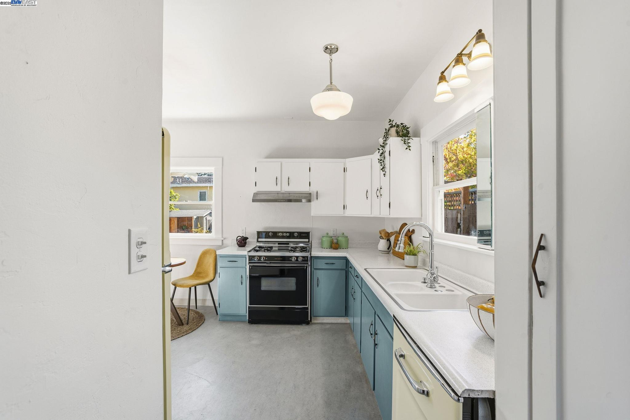 Detail Gallery Image 19 of 59 For 905 Alma Pl, Oakland,  CA 94610 - 3 Beds | 1/1 Baths