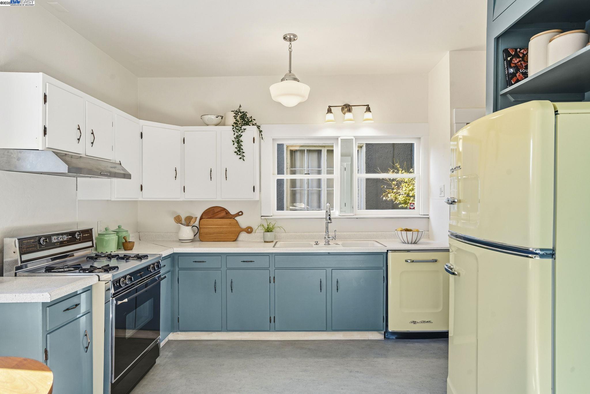 Detail Gallery Image 21 of 59 For 905 Alma Pl, Oakland,  CA 94610 - 3 Beds | 1/1 Baths