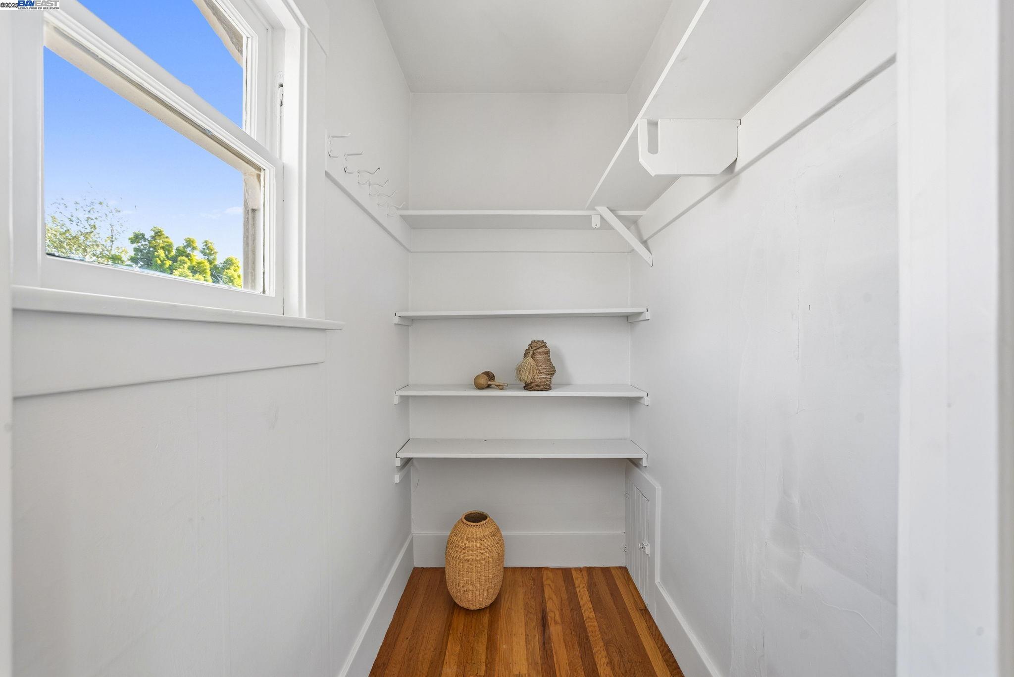 Detail Gallery Image 42 of 59 For 905 Alma Pl, Oakland,  CA 94610 - 3 Beds | 1/1 Baths