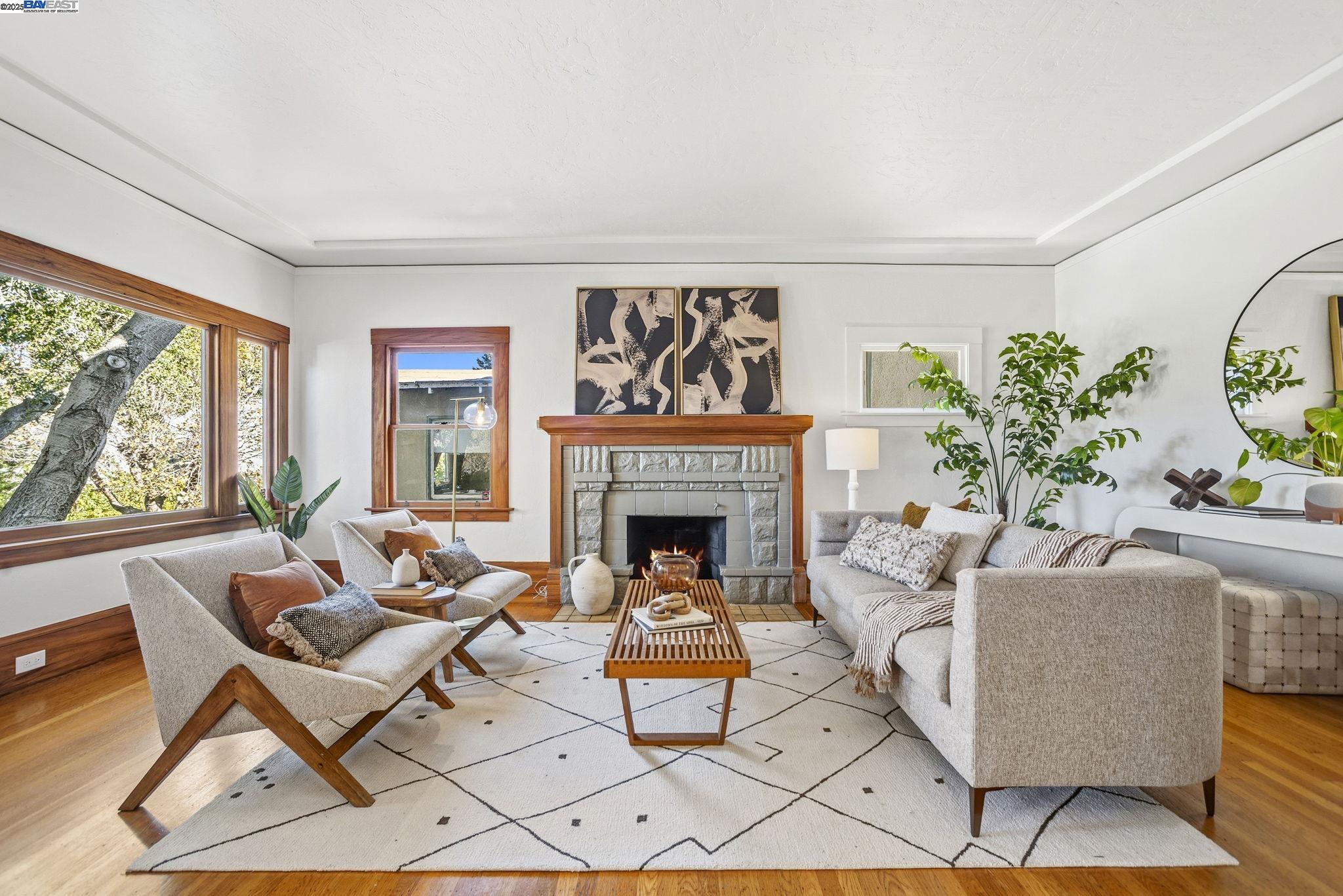 Detail Gallery Image 8 of 59 For 905 Alma Pl, Oakland,  CA 94610 - 3 Beds | 1/1 Baths