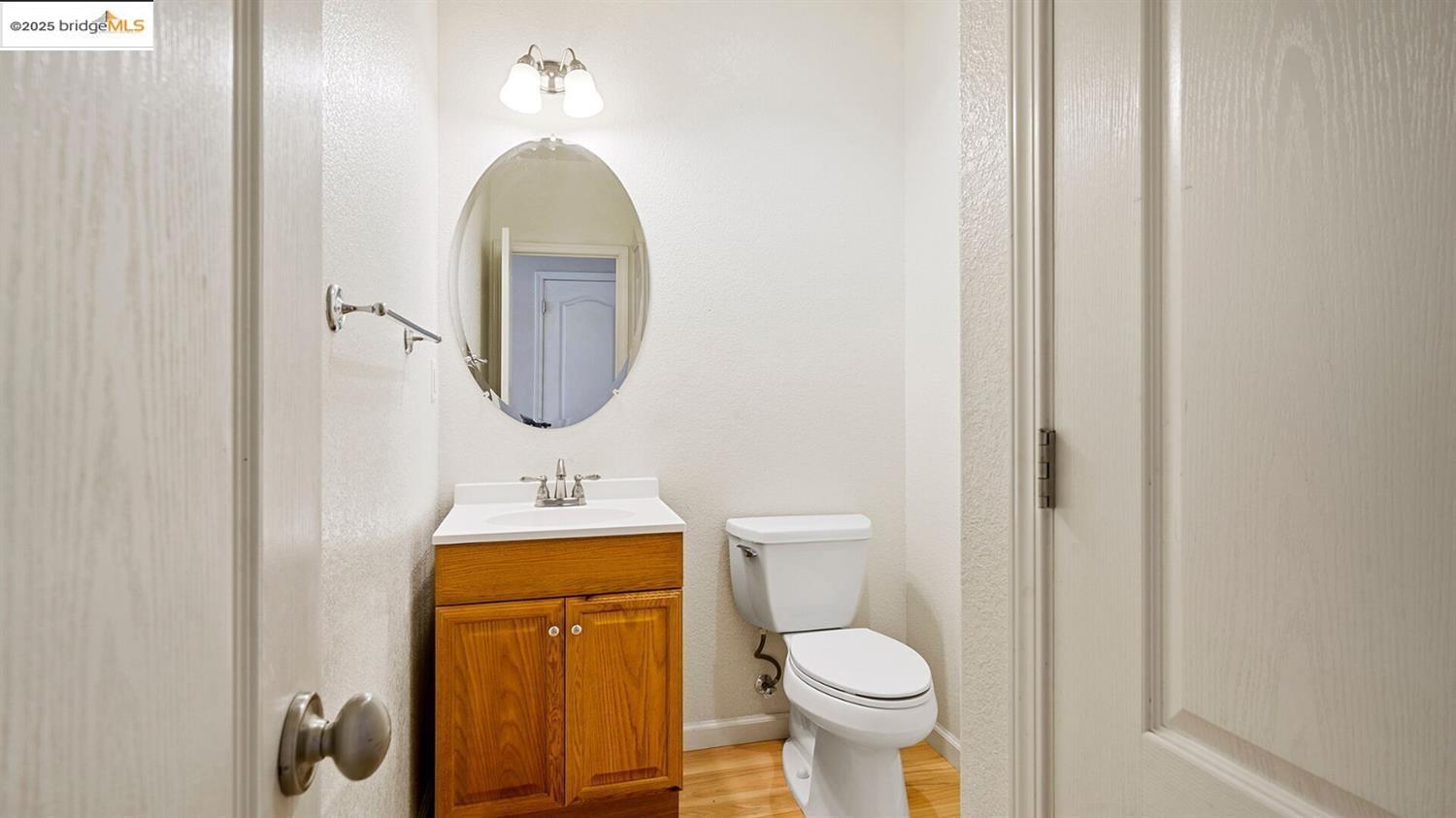 Detail Gallery Image 4 of 23 For 17187 Atlantic Oak Lane, Lathrop,  CA 95330-9999 - 4 Beds | 2/1 Baths