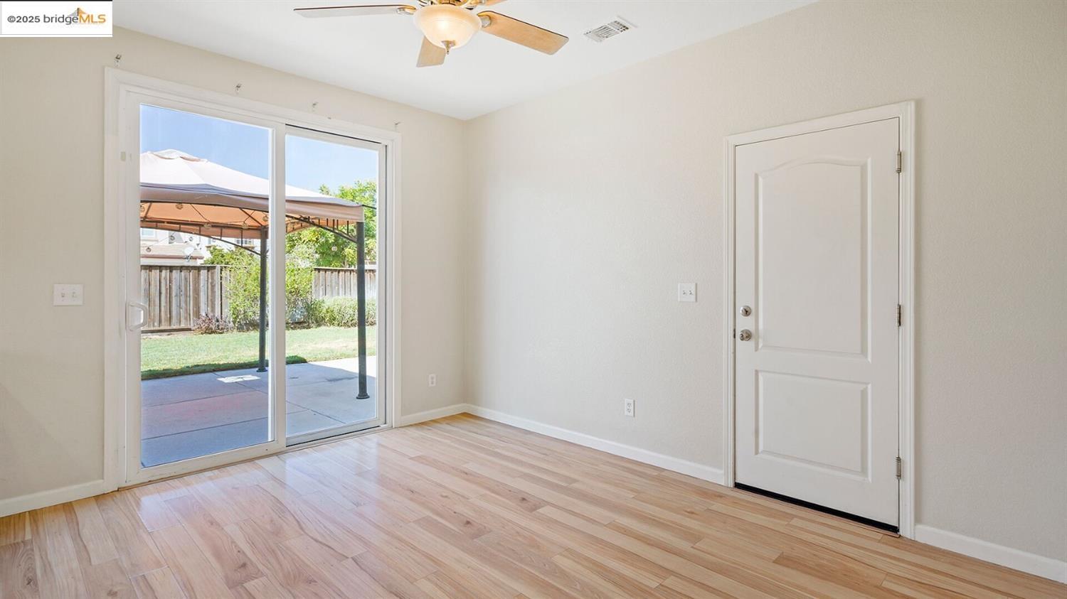 Detail Gallery Image 7 of 23 For 17187 Atlantic Oak Lane, Lathrop,  CA 95330-9999 - 4 Beds | 2/1 Baths