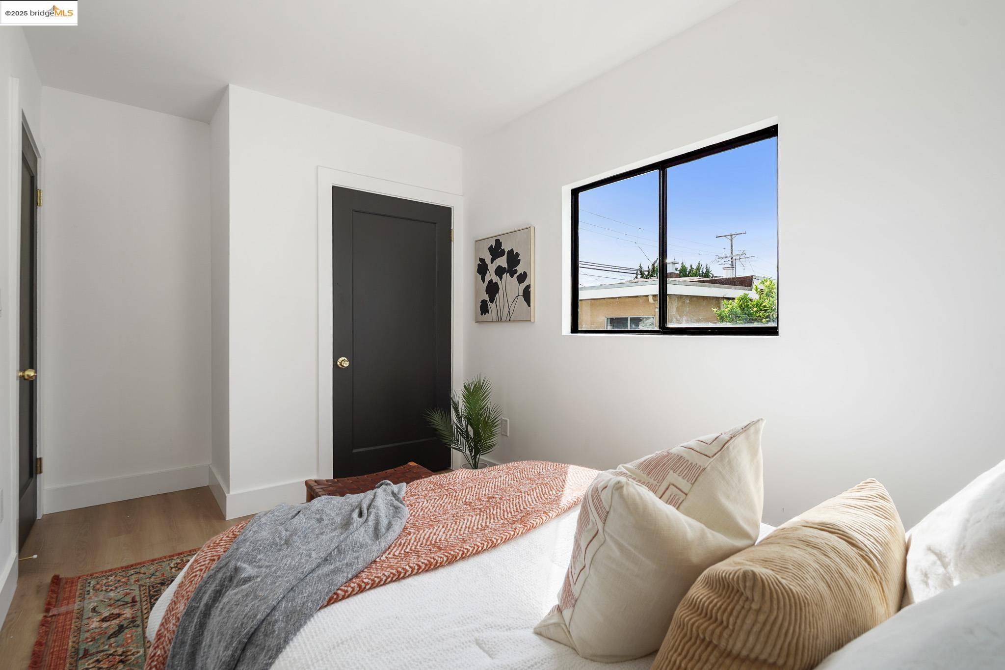 Detail Gallery Image 13 of 39 For 2839 Esmond Ave, Richmond,  CA 94804 - 4 Beds | 2 Baths