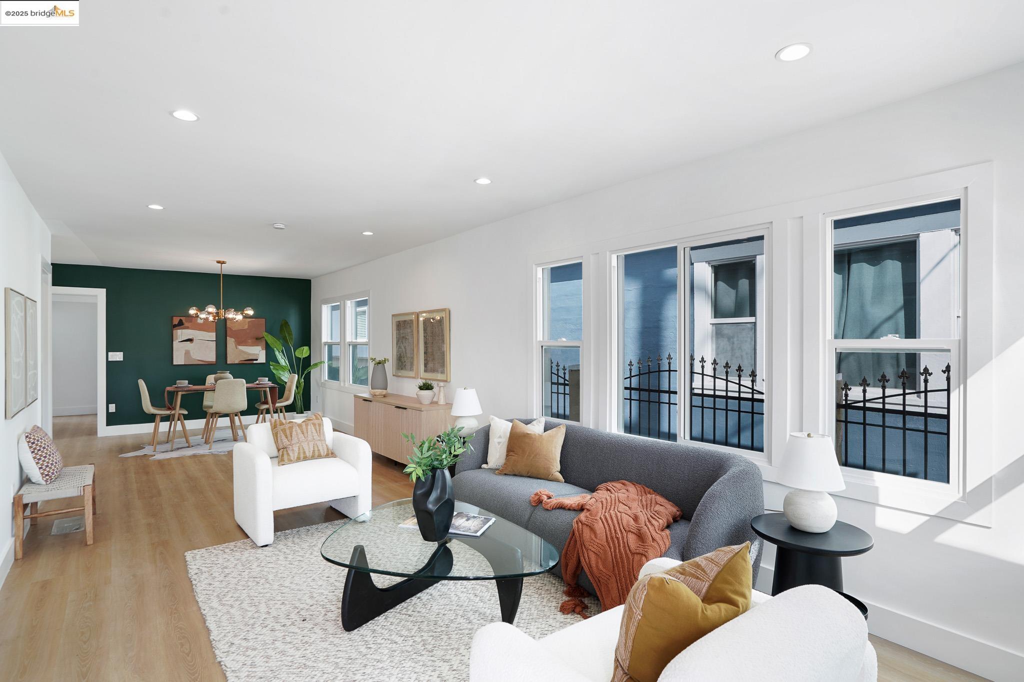 Detail Gallery Image 5 of 39 For 2839 Esmond Ave, Richmond,  CA 94804 - 4 Beds | 2 Baths