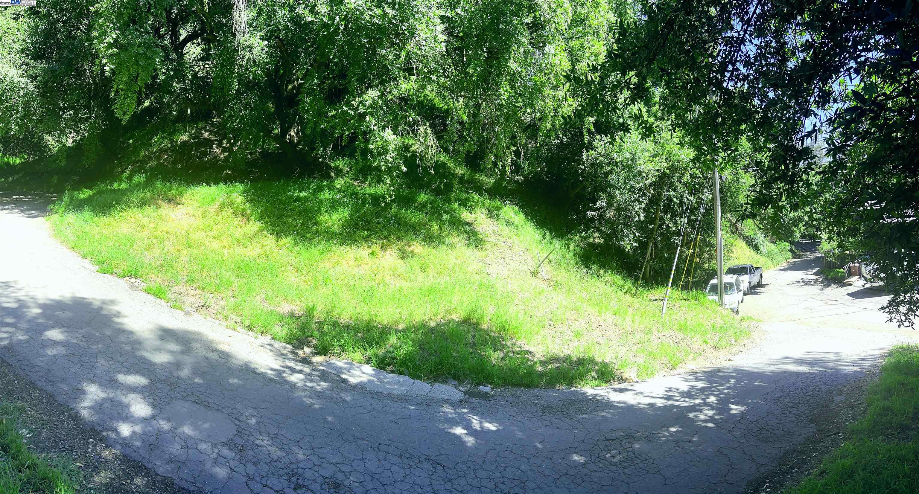 Detail Gallery Image 4 of 13 For 00 Willowbank Ct, Oakland,  CA 94611 - – Beds | – Baths