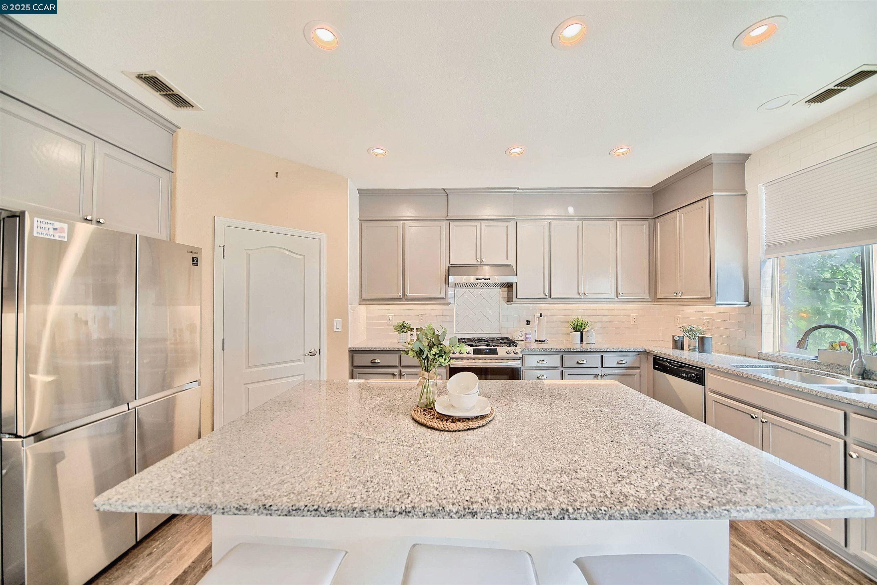 Detail Gallery Image 27 of 60 For 160 Nabor Ct, Tracy,  CA 95377 - 5 Beds | 3/1 Baths