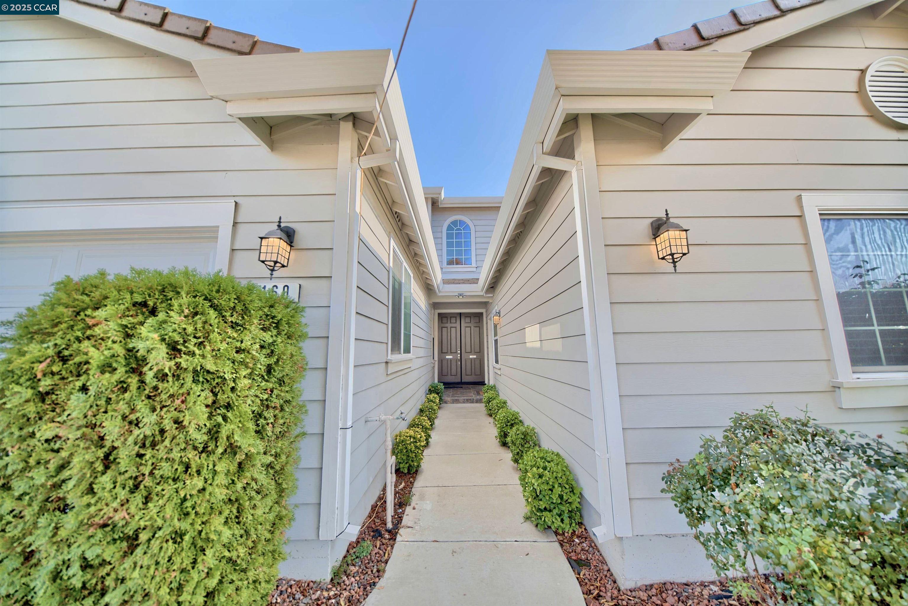 Detail Gallery Image 4 of 60 For 160 Nabor Ct, Tracy,  CA 95377 - 5 Beds | 3/1 Baths