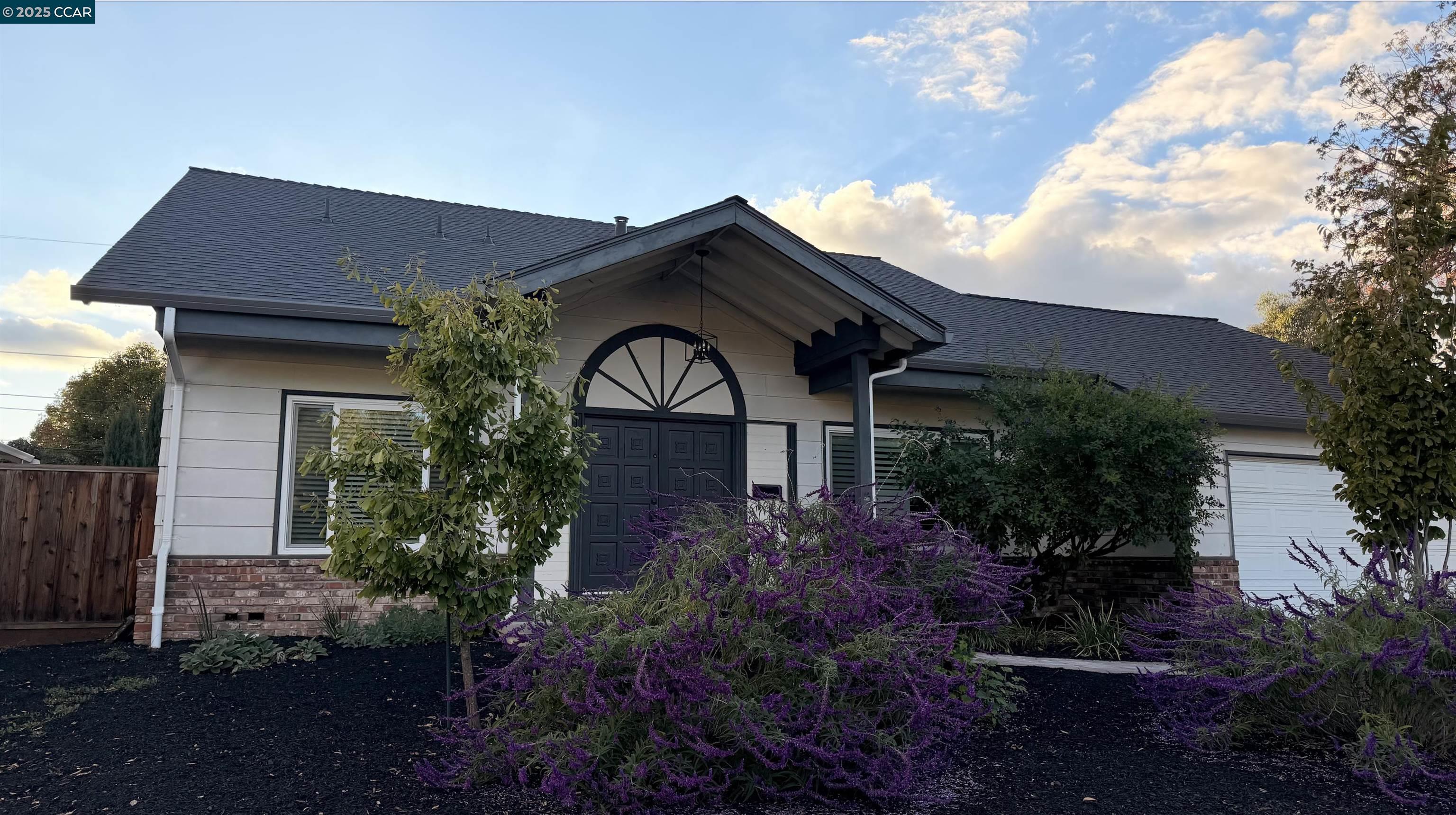 Front Image Thumbnail for CC41118091