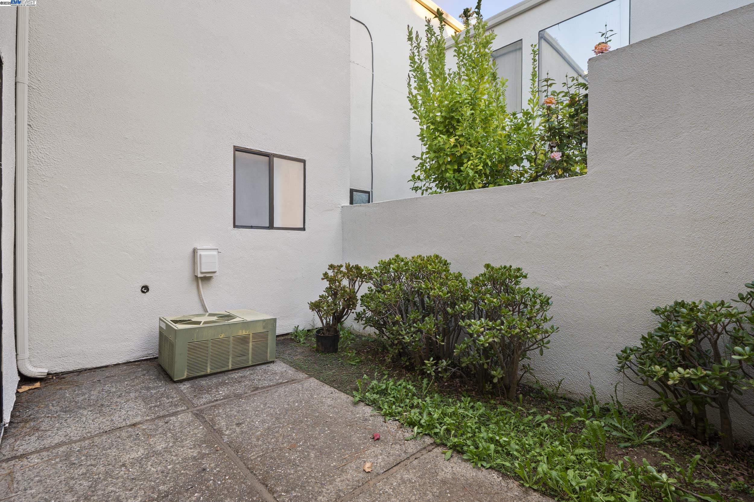 Detail Gallery Image 27 of 33 For 3681 Rocky Creek Court, San Jose,  CA 95148 - 3 Beds | 2/1 Baths