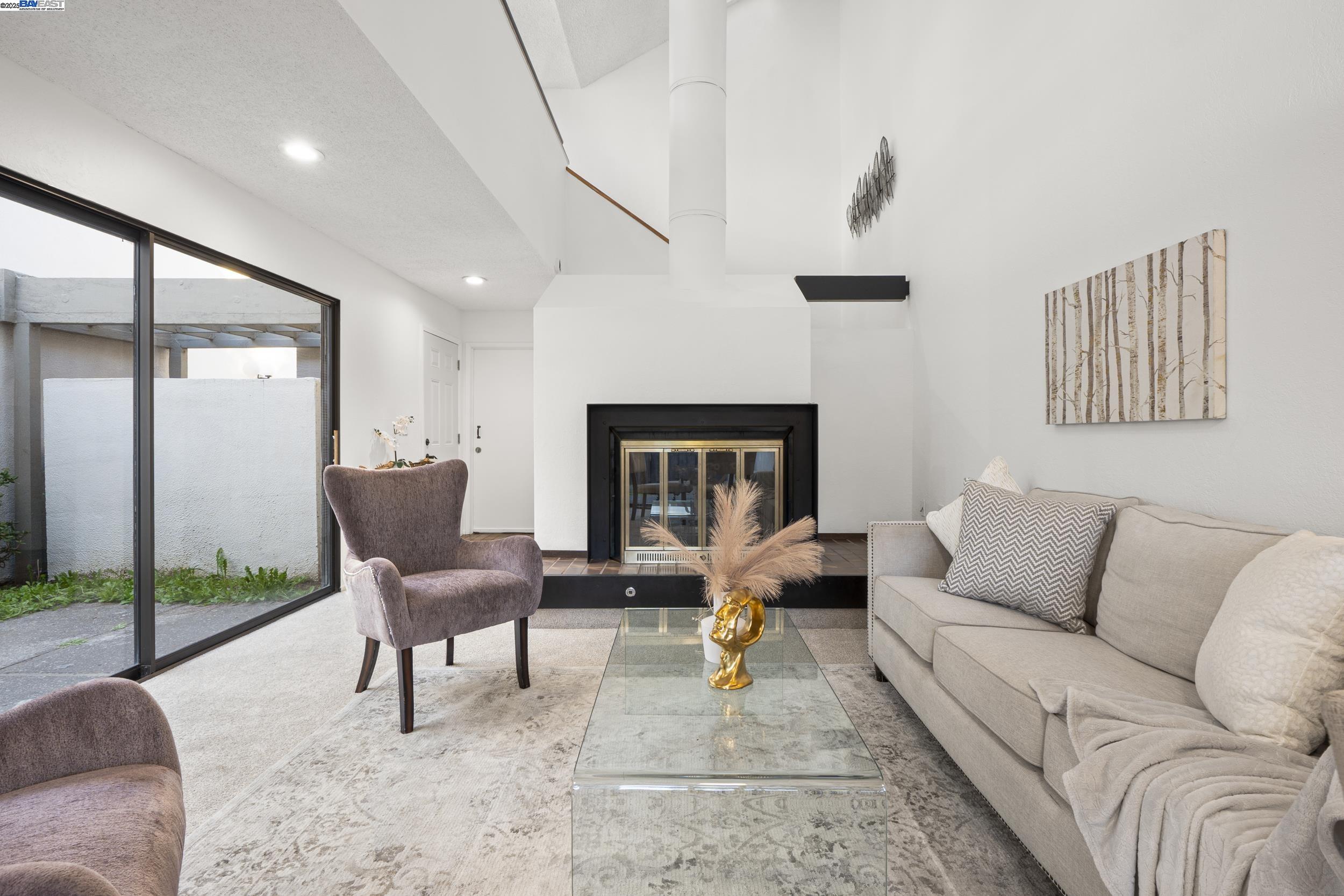 Detail Gallery Image 7 of 33 For 3681 Rocky Creek Court, San Jose,  CA 95148 - 3 Beds | 2/1 Baths