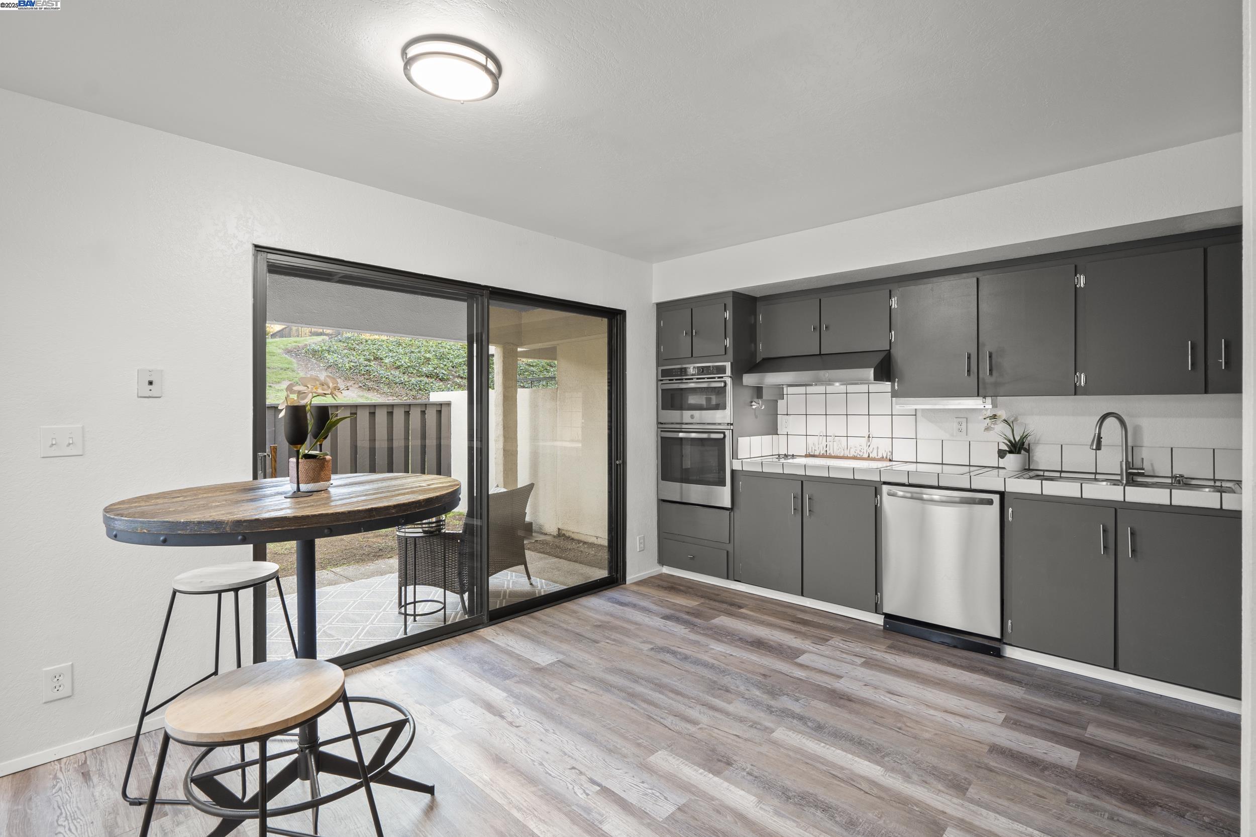 Detail Gallery Image 10 of 33 For 3681 Rocky Creek Court, San Jose,  CA 95148 - 3 Beds | 2/1 Baths