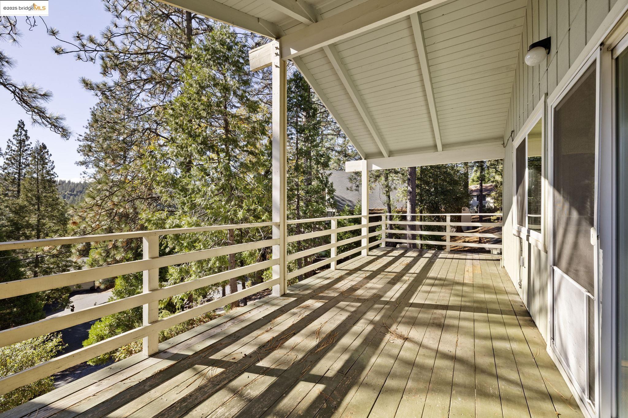 Detail Gallery Image 2 of 60 For 20706 Nonpareil Way, Groveland,  CA 95321 - 3 Beds | 2 Baths