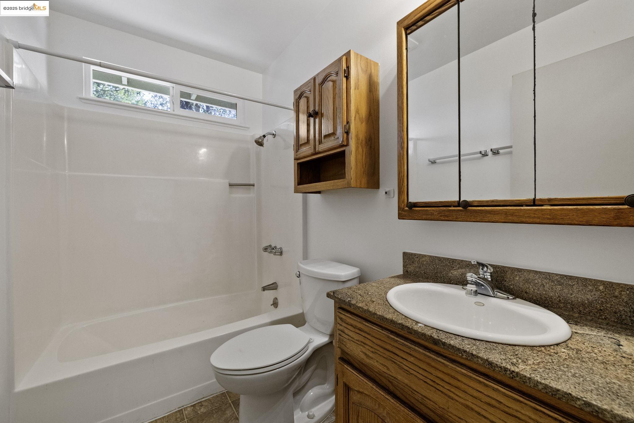 Detail Gallery Image 14 of 60 For 20706 Nonpareil Way, Groveland,  CA 95321 - 3 Beds | 2 Baths