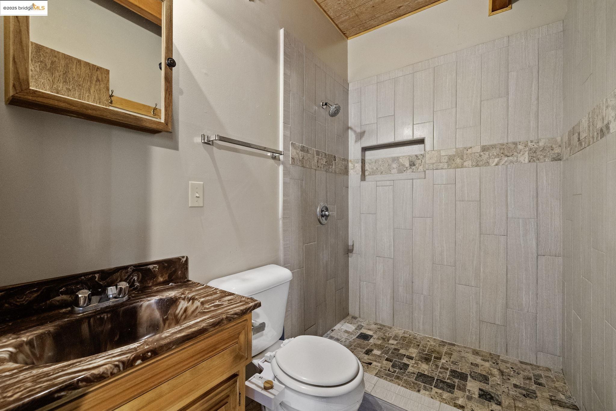 Detail Gallery Image 22 of 60 For 20706 Nonpareil Way, Groveland,  CA 95321 - 3 Beds | 2 Baths