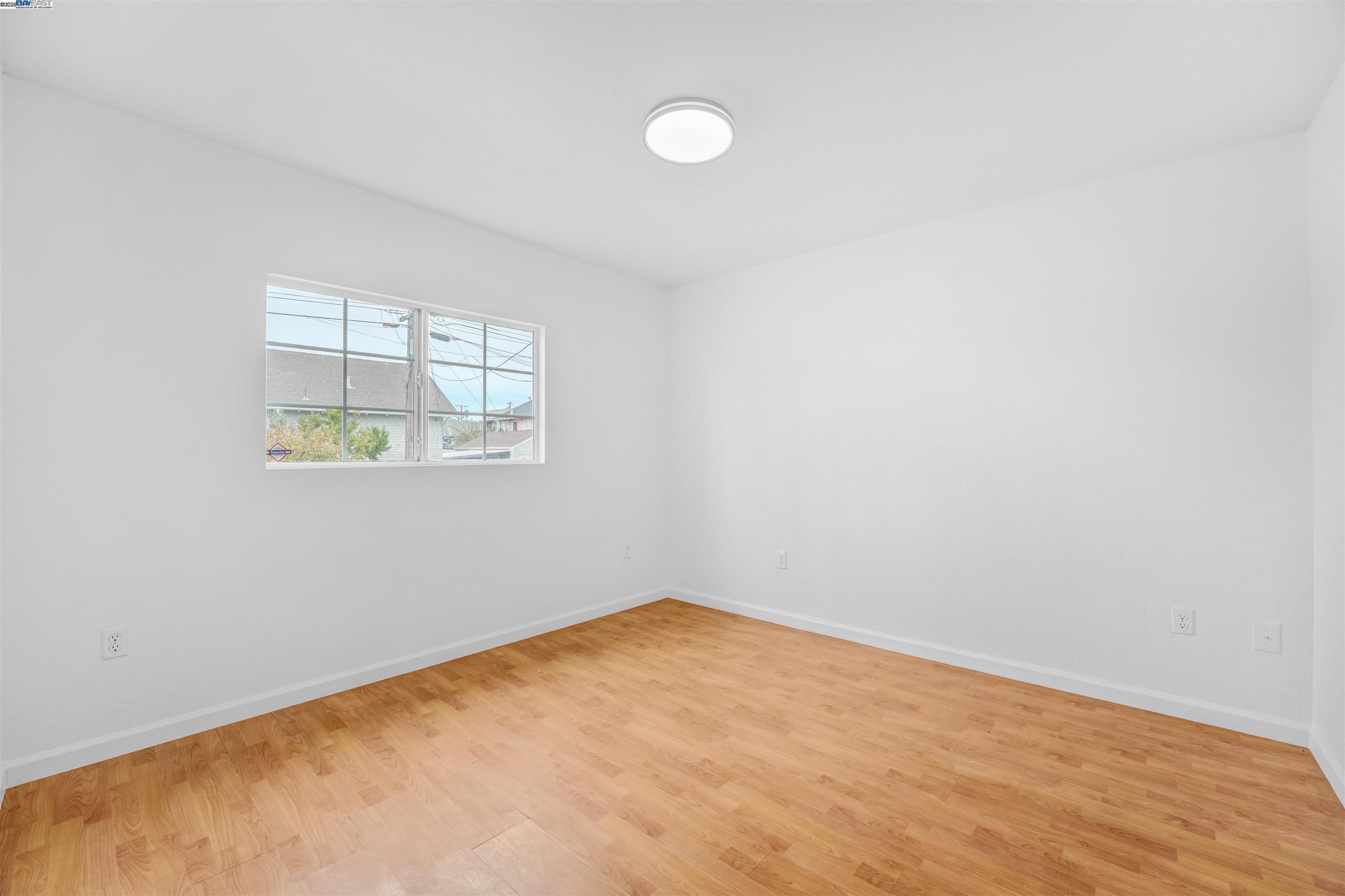 Detail Gallery Image 14 of 52 For 1502 56th Ave, Oakland,  CA 94621 - 3 Beds | 2 Baths