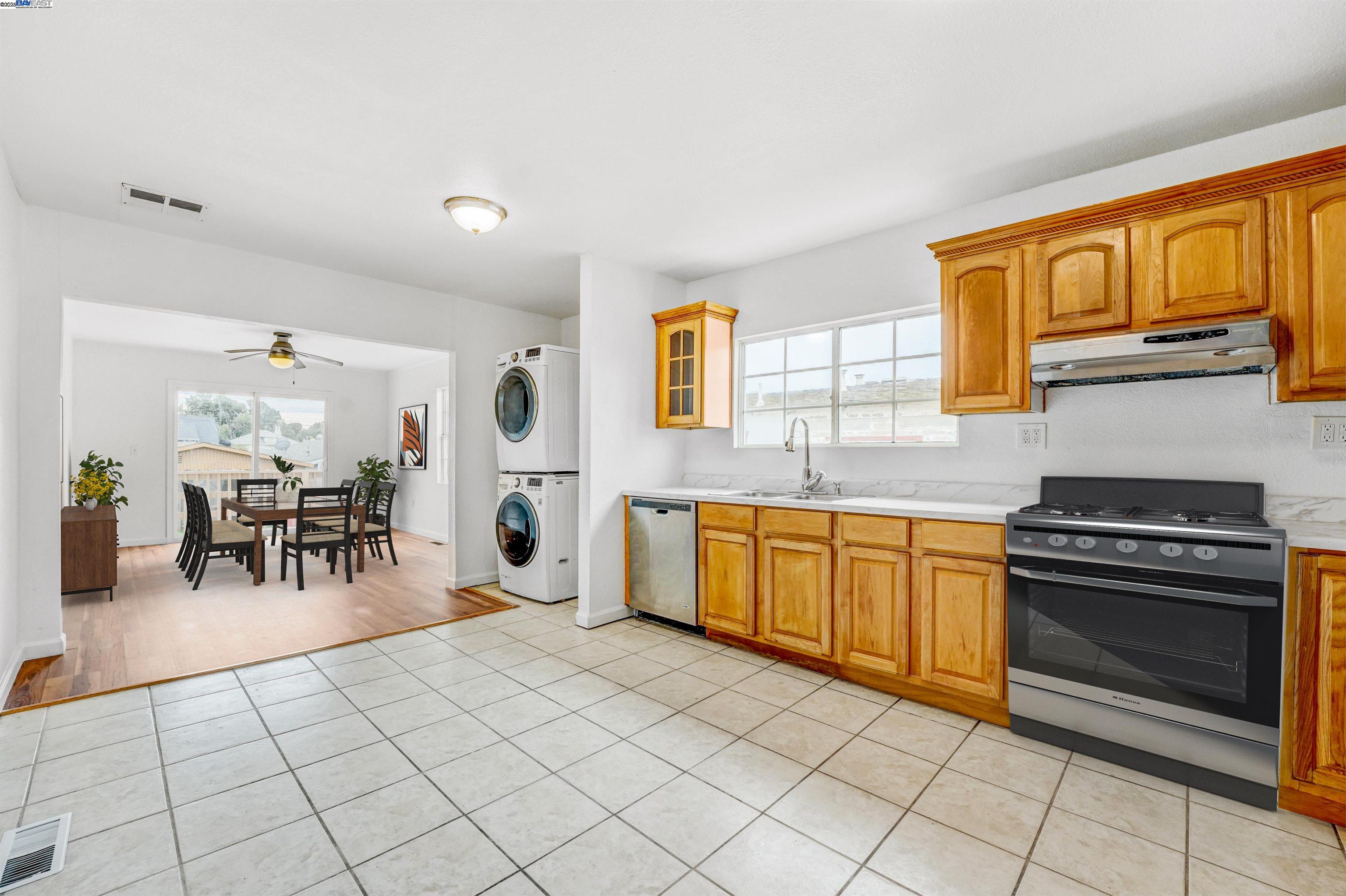 Detail Gallery Image 35 of 52 For 1502 56th Ave, Oakland,  CA 94621 - 3 Beds | 2 Baths