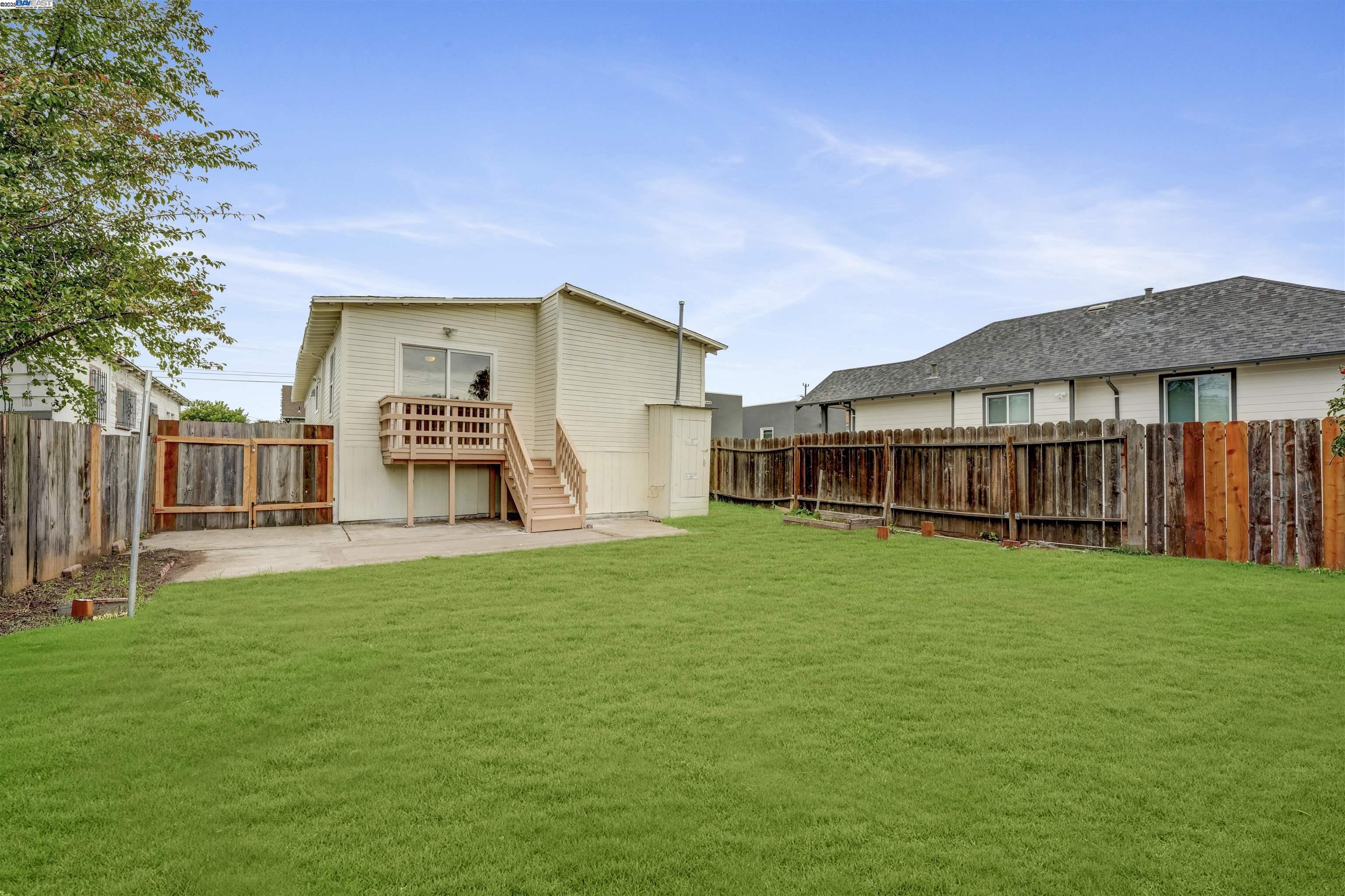 Detail Gallery Image 45 of 52 For 1502 56th Ave, Oakland,  CA 94621 - 3 Beds | 2 Baths