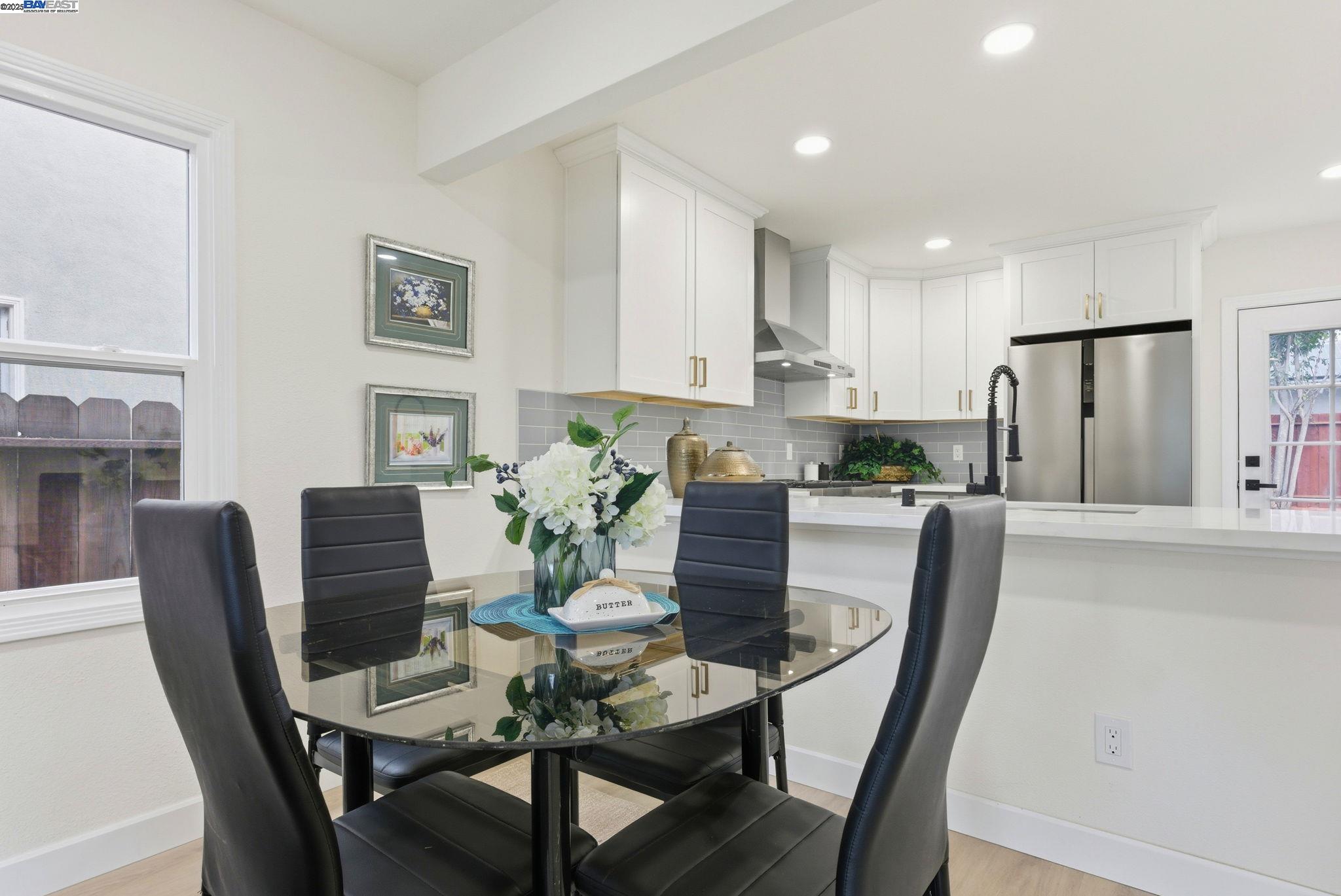 Detail Gallery Image 11 of 29 For 2270 Vestal Avenue, Castro Valley,  CA 94546 - 3 Beds | 2 Baths