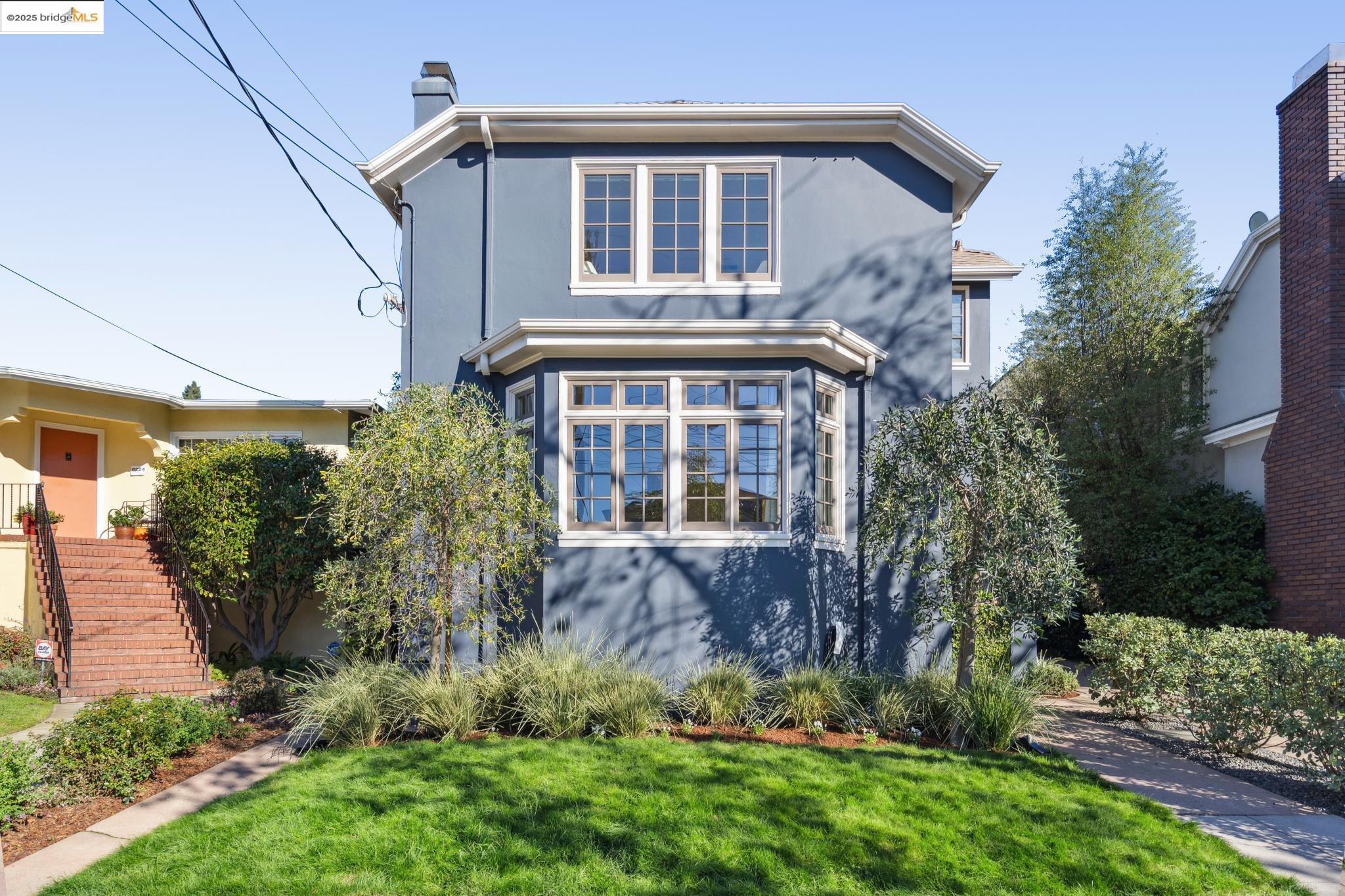 Detail Gallery Image 11 of 60 For 6218 Manoa St, Oakland,  CA 94618 - 3 Beds | 1/1 Baths