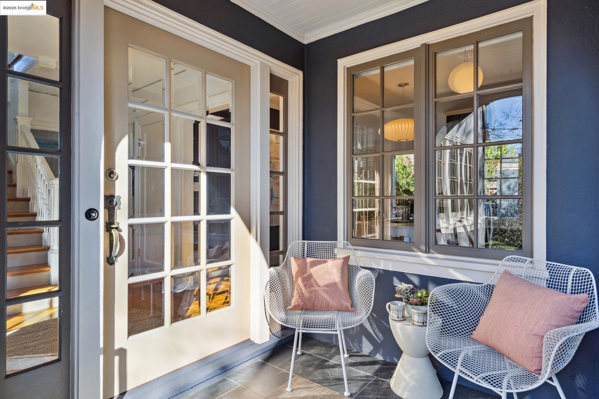 Detail Gallery Image 14 of 60 For 6218 Manoa St, Oakland,  CA 94618 - 3 Beds | 1/1 Baths