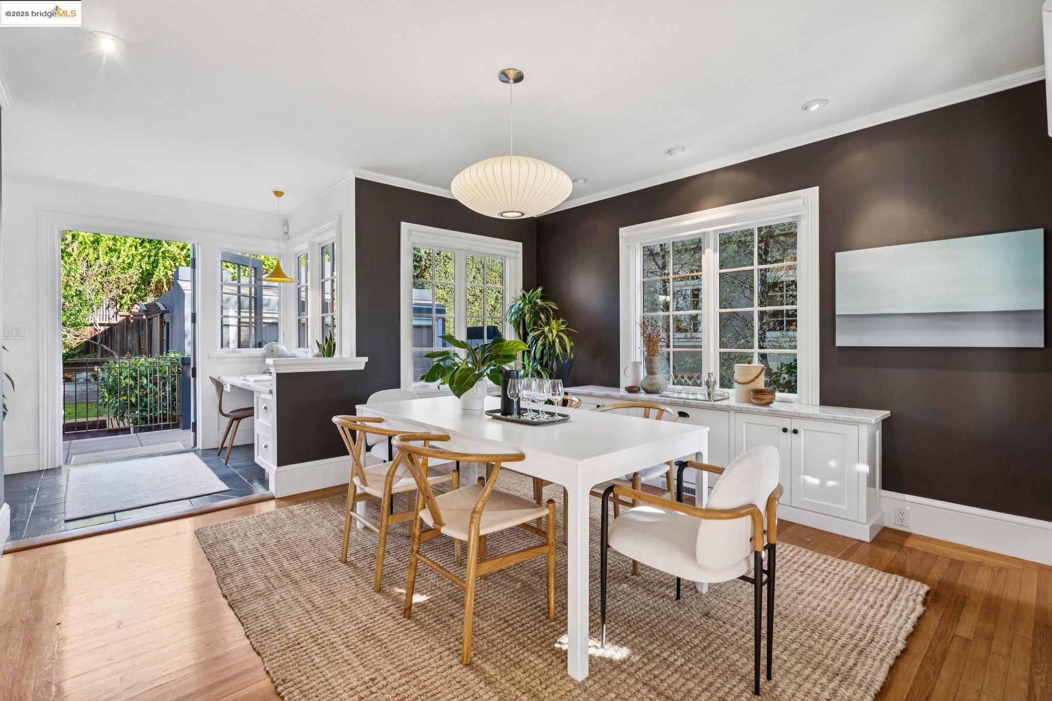 Detail Gallery Image 21 of 60 For 6218 Manoa St, Oakland,  CA 94618 - 3 Beds | 1/1 Baths