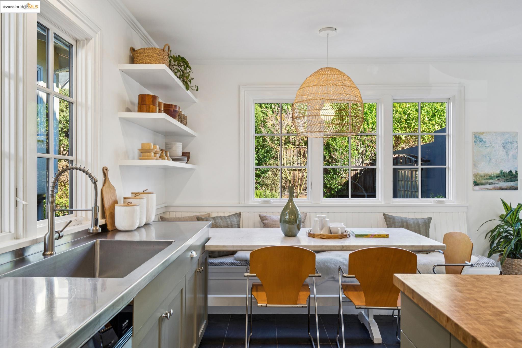 Detail Gallery Image 35 of 60 For 6218 Manoa St, Oakland,  CA 94618 - 3 Beds | 1/1 Baths