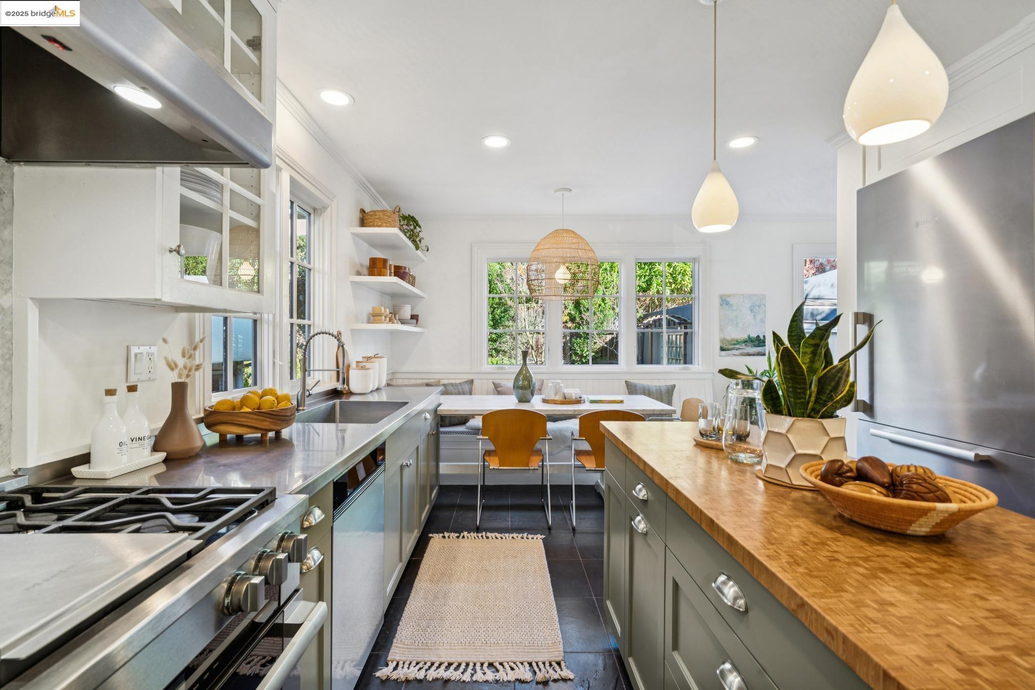 Detail Gallery Image 36 of 60 For 6218 Manoa St, Oakland,  CA 94618 - 3 Beds | 1/1 Baths