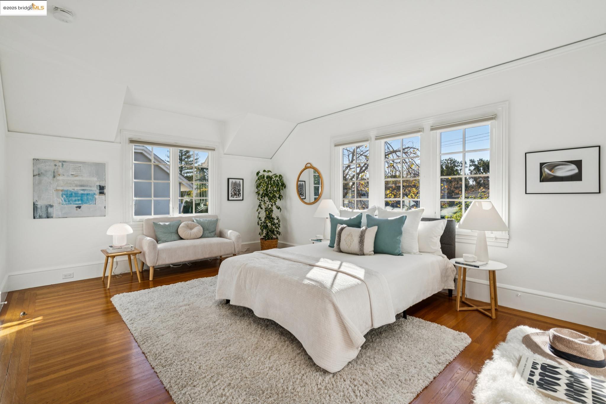 Detail Gallery Image 41 of 60 For 6218 Manoa St, Oakland,  CA 94618 - 3 Beds | 1/1 Baths