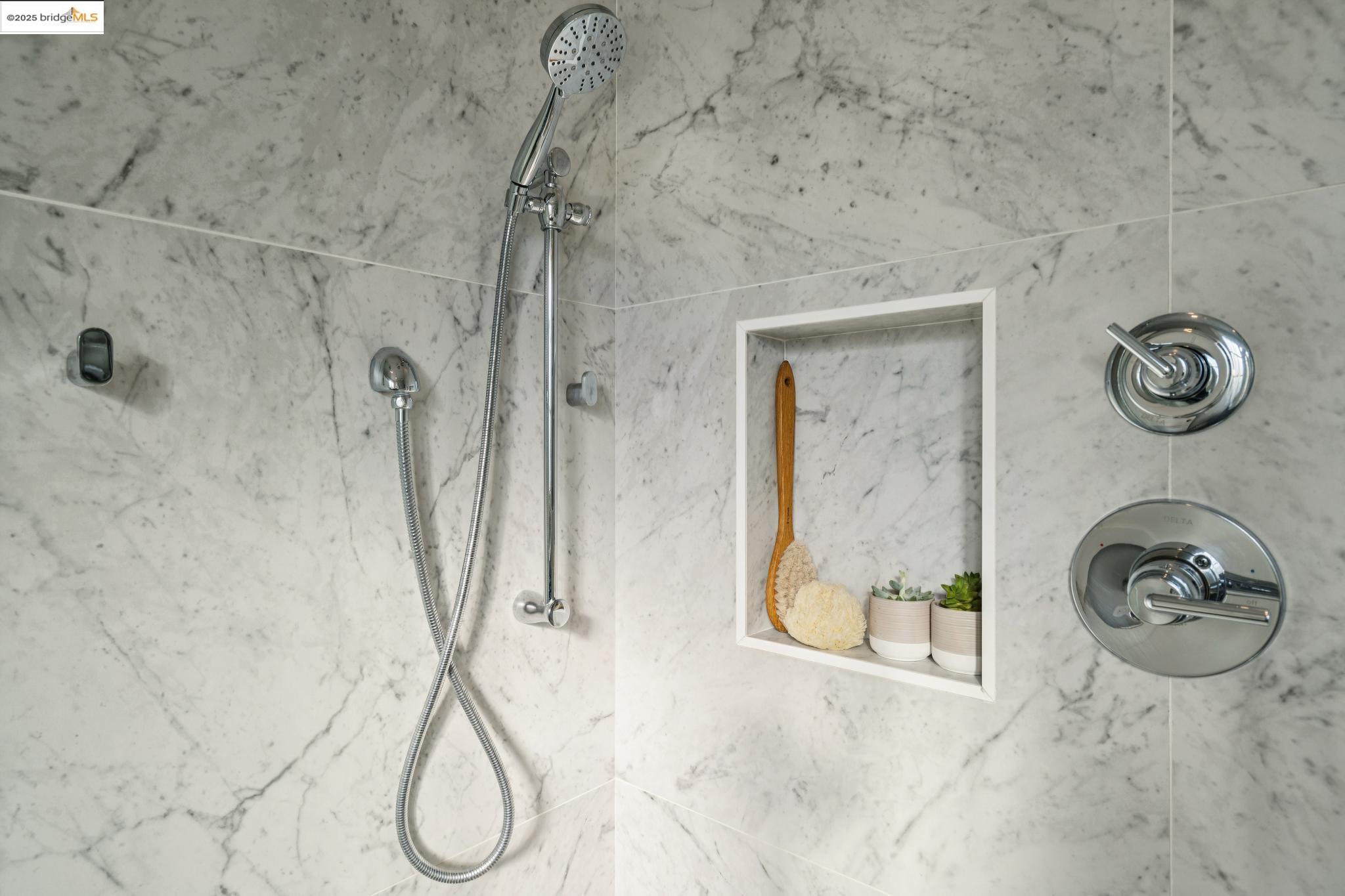 Detail Gallery Image 45 of 60 For 6218 Manoa St, Oakland,  CA 94618 - 3 Beds | 1/1 Baths