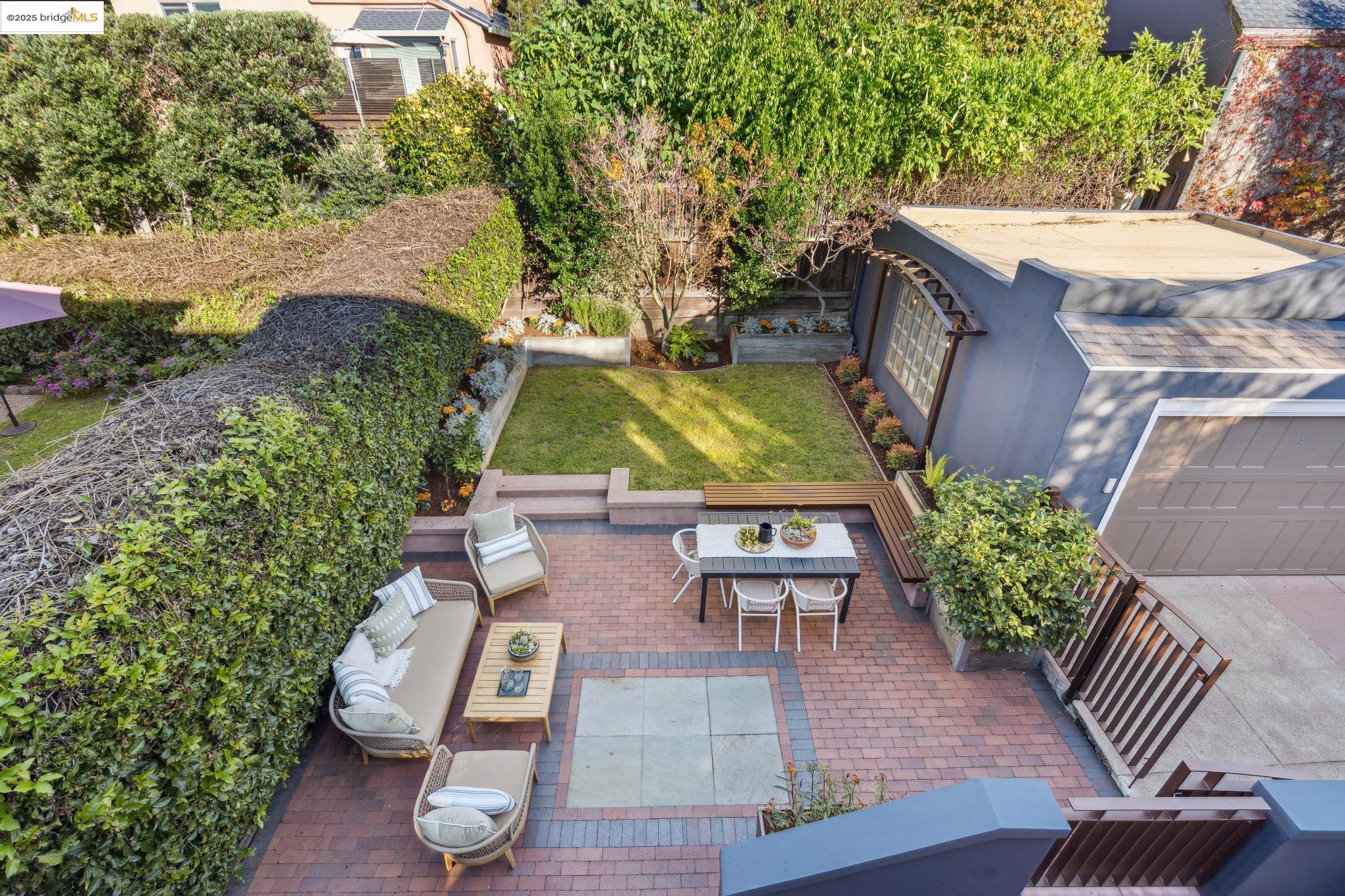 Detail Gallery Image 49 of 60 For 6218 Manoa St, Oakland,  CA 94618 - 3 Beds | 1/1 Baths