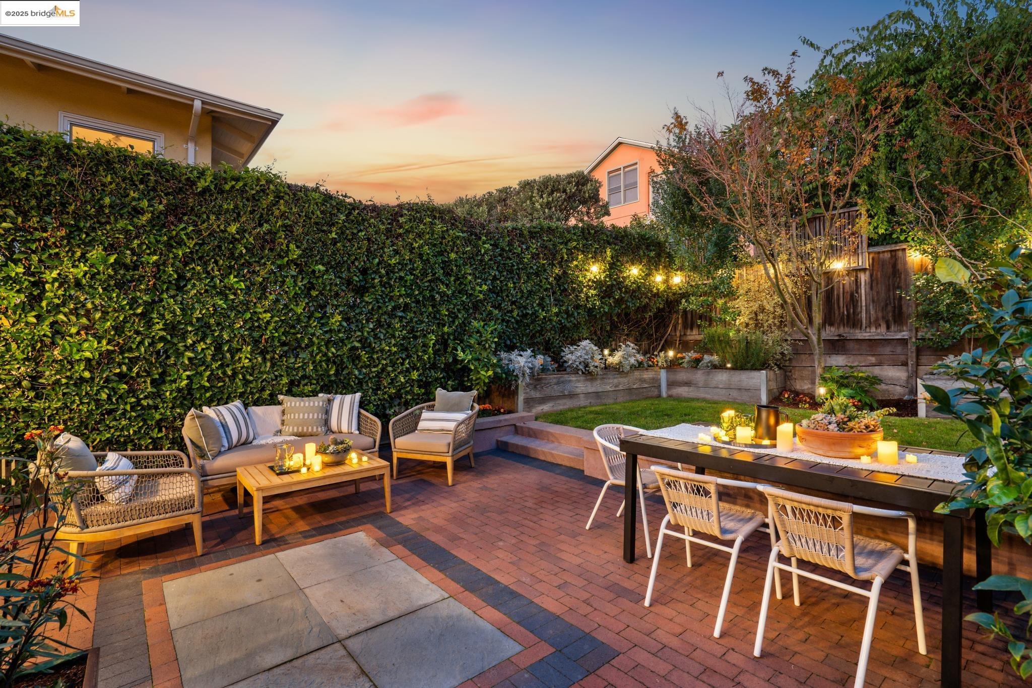 Detail Gallery Image 7 of 60 For 6218 Manoa St, Oakland,  CA 94618 - 3 Beds | 1/1 Baths