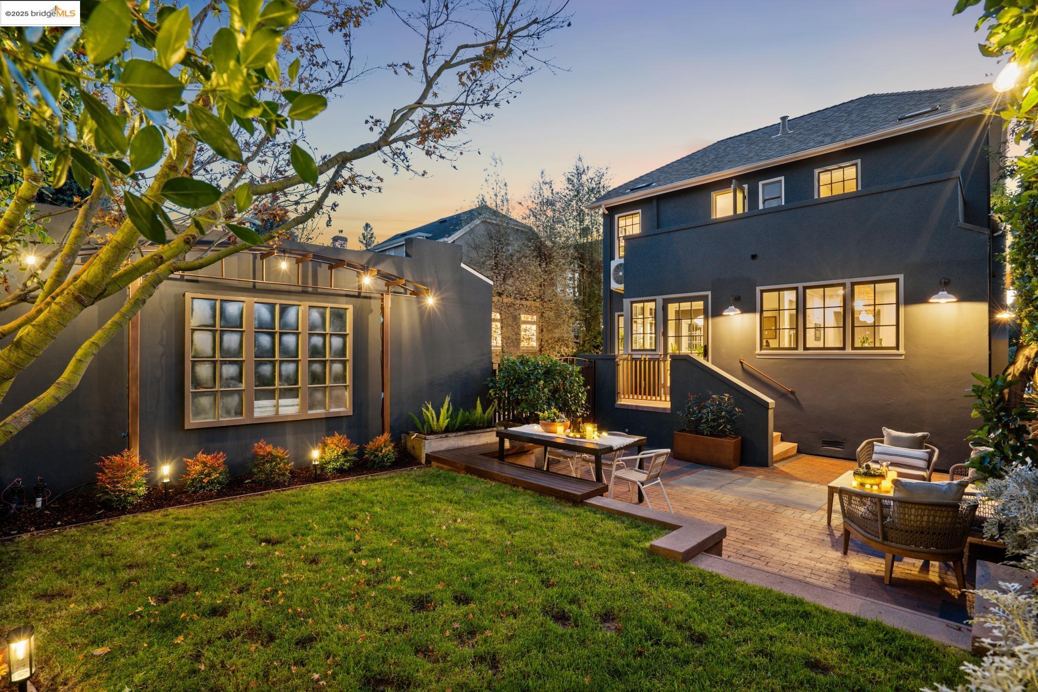 Detail Gallery Image 10 of 60 For 6218 Manoa St, Oakland,  CA 94618 - 3 Beds | 1/1 Baths