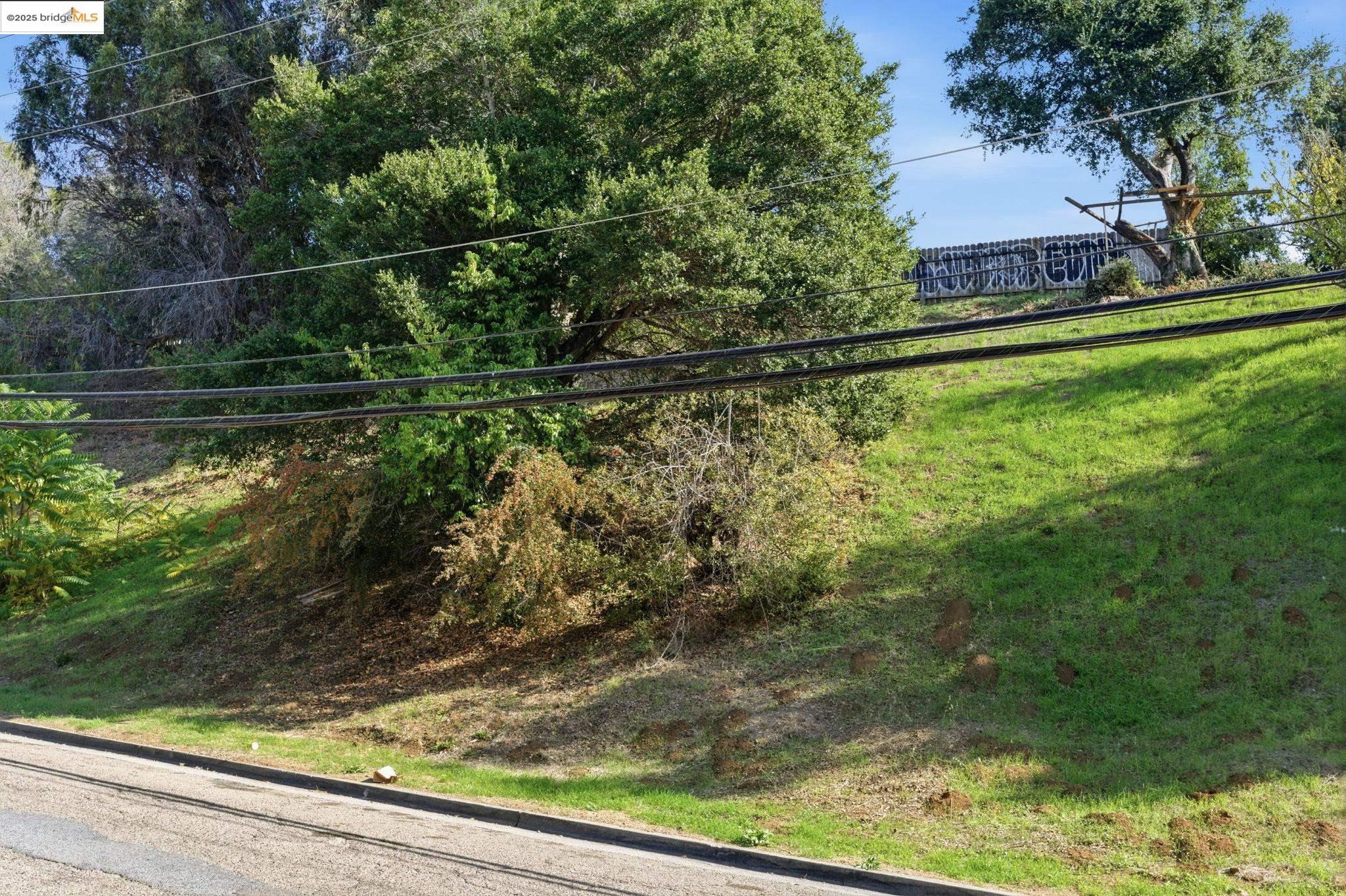 Detail Gallery Image 2 of 14 For 9680 Mountain Blvd, Oakland,  CA 94605 - – Beds | – Baths