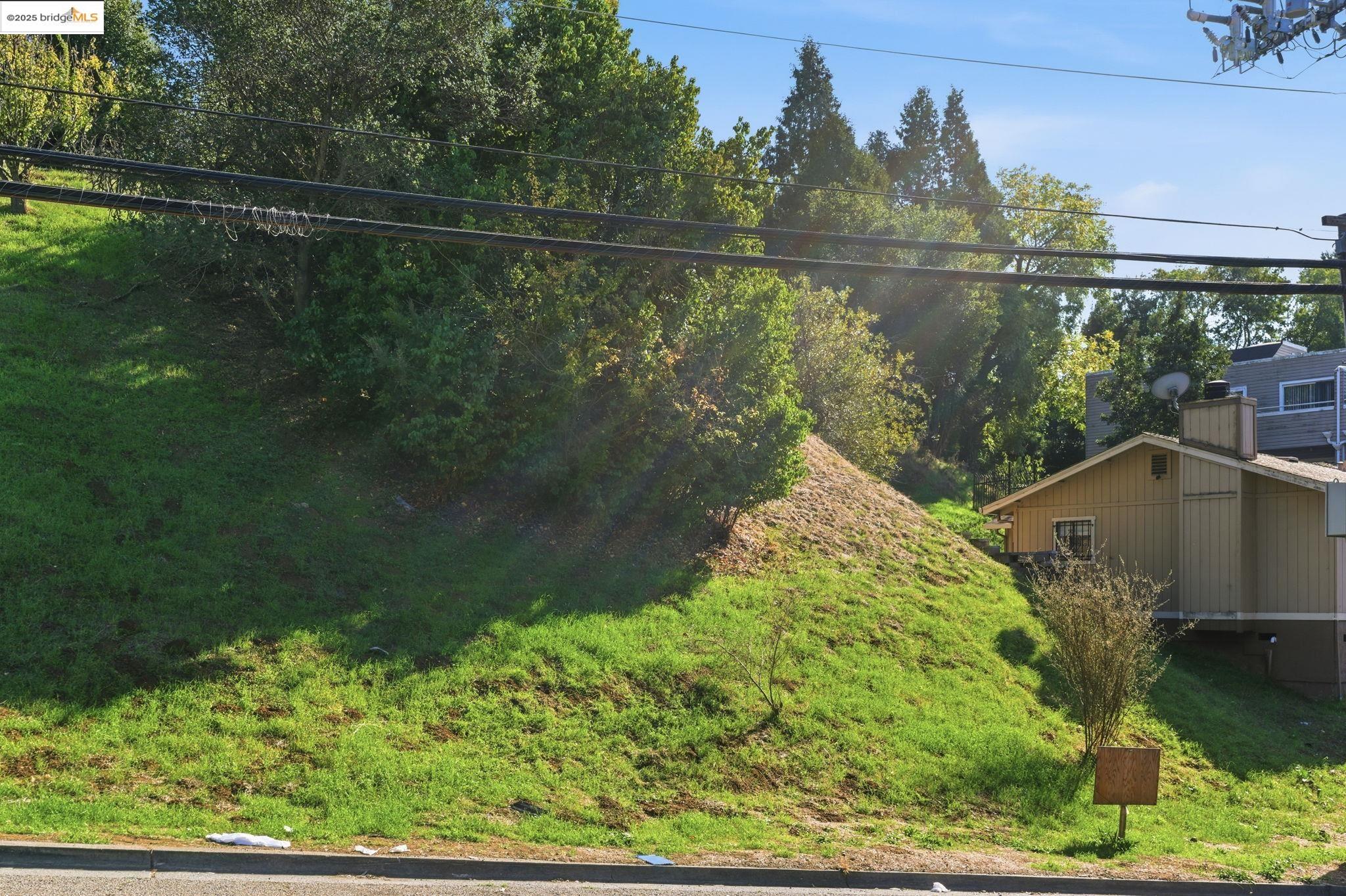 Detail Gallery Image 3 of 14 For 9680 Mountain Blvd, Oakland,  CA 94605 - – Beds | – Baths