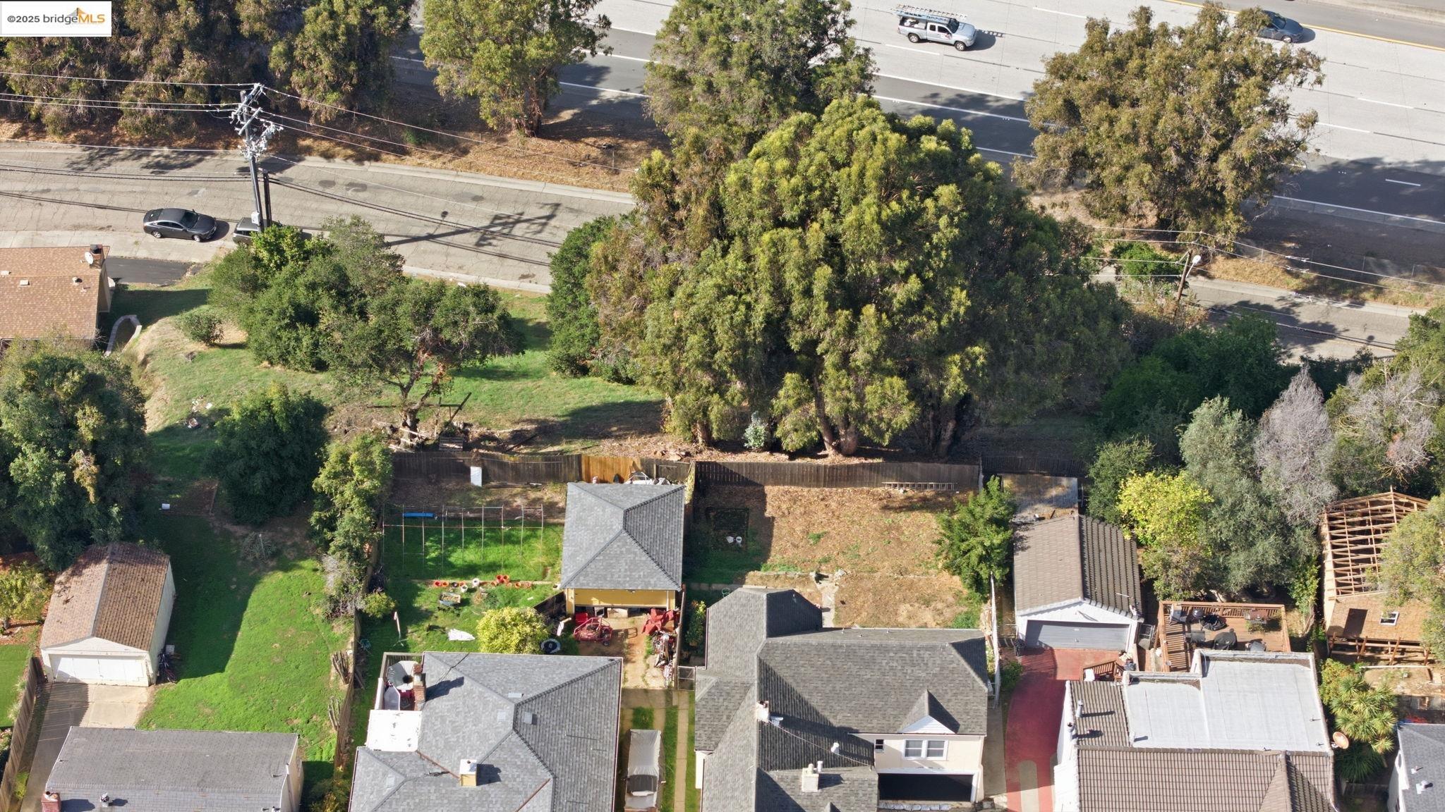 Detail Gallery Image 4 of 14 For 9680 Mountain Blvd, Oakland,  CA 94605 - – Beds | – Baths