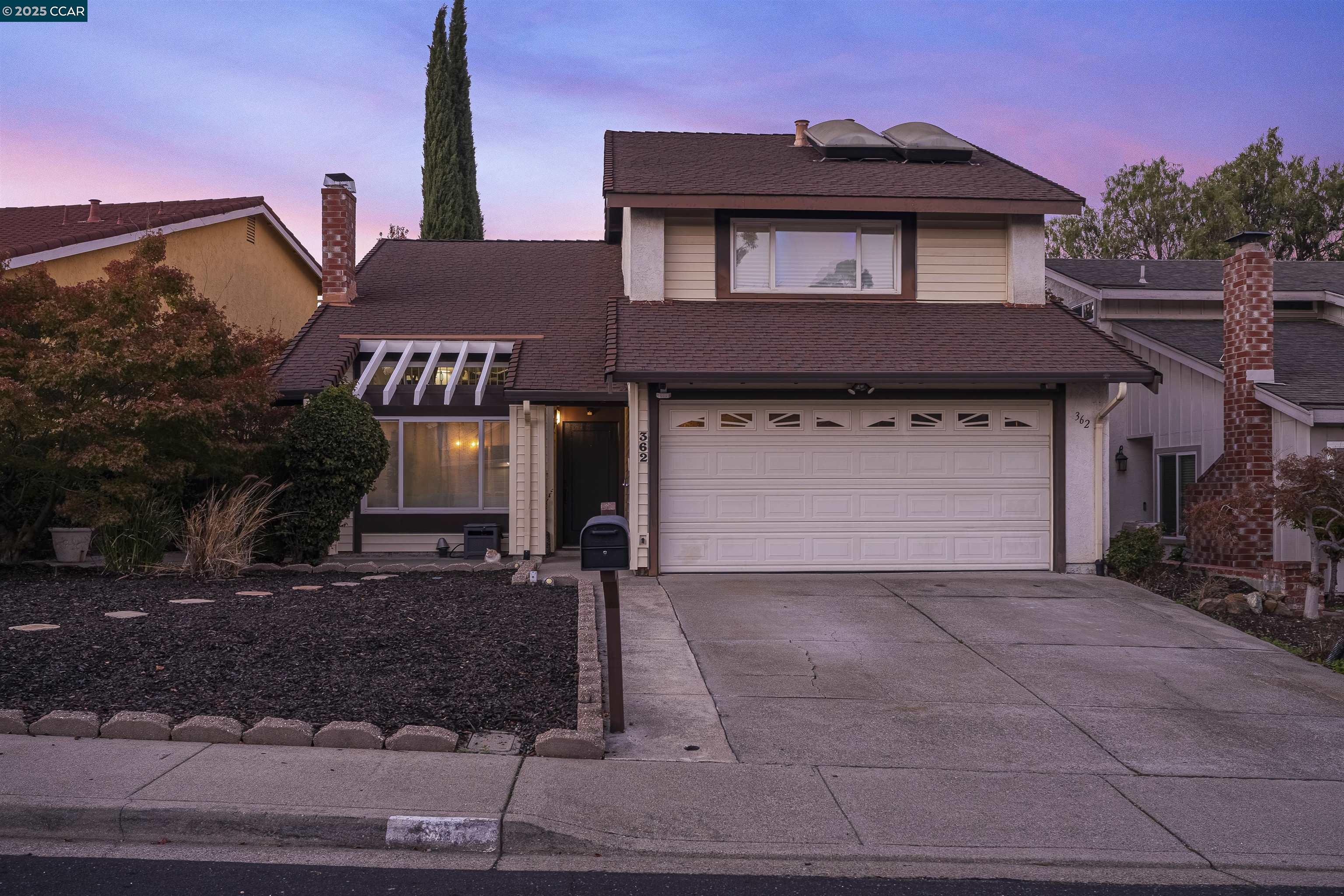Detail Gallery Image 2 of 41 For 362 Willowcreek Ln, Martinez,  CA 94553 - 4 Beds | 2/1 Baths