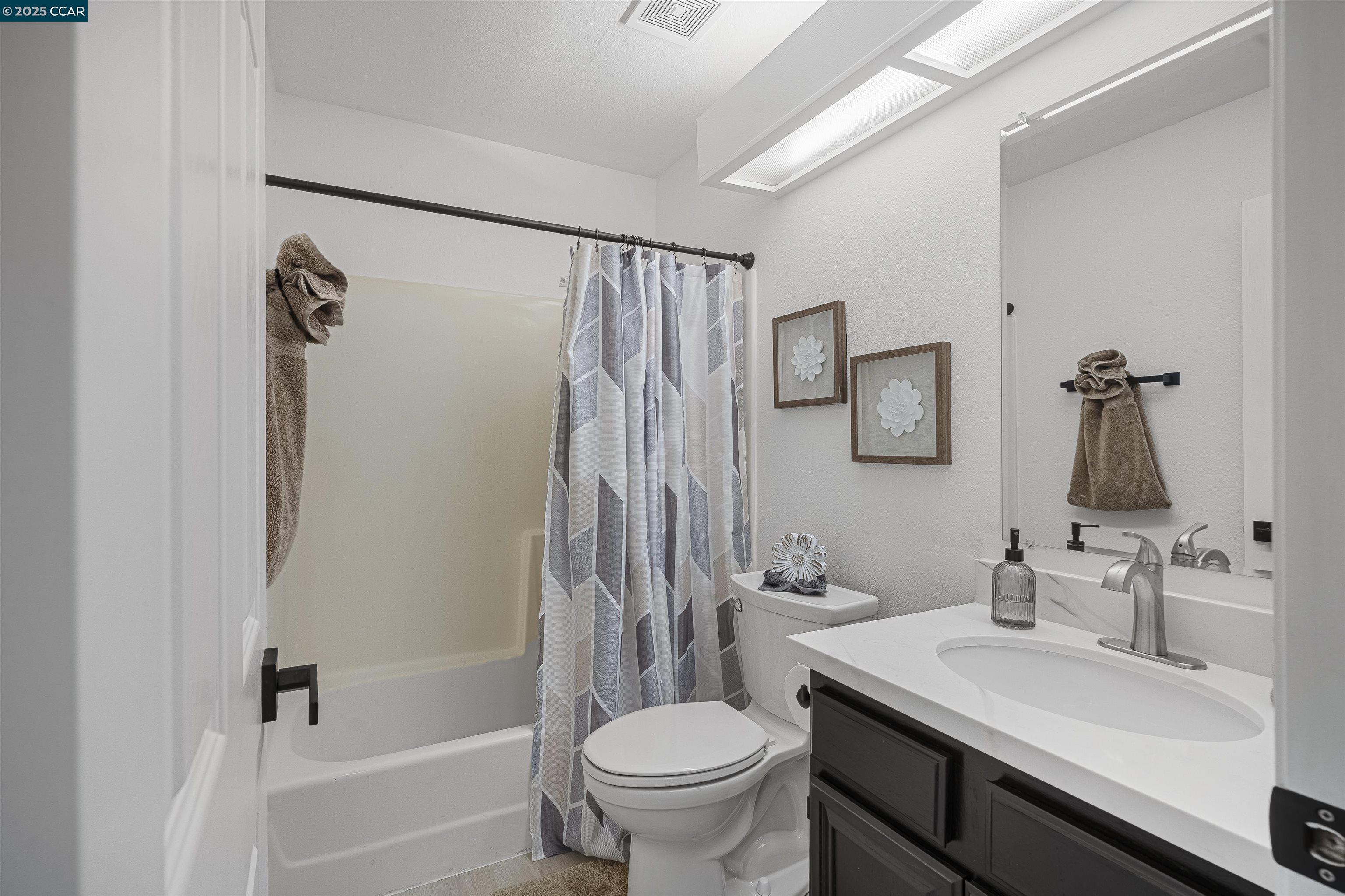 Detail Gallery Image 27 of 41 For 362 Willowcreek Ln, Martinez,  CA 94553 - 4 Beds | 2/1 Baths
