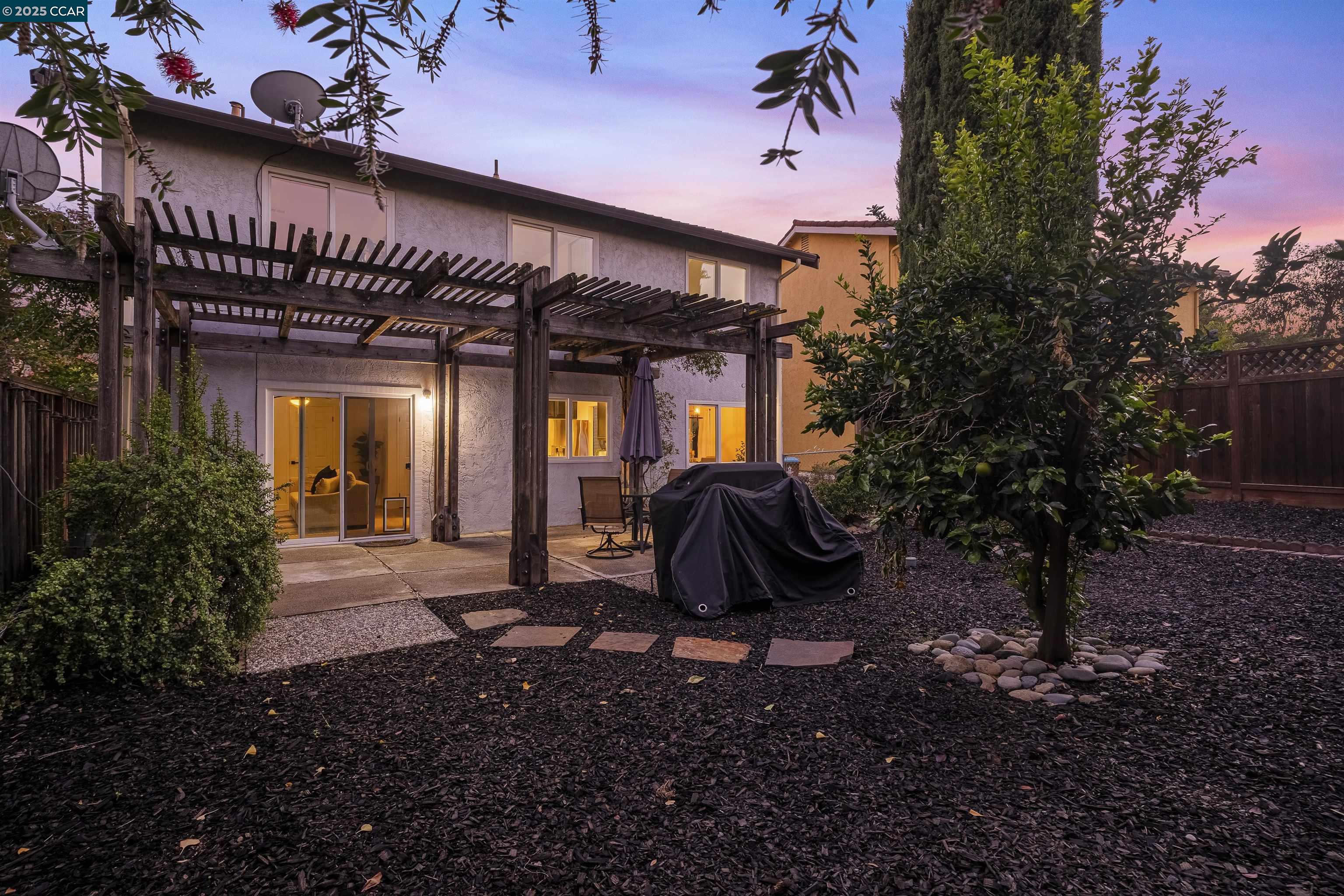 Detail Gallery Image 37 of 41 For 362 Willowcreek Ln, Martinez,  CA 94553 - 4 Beds | 2/1 Baths