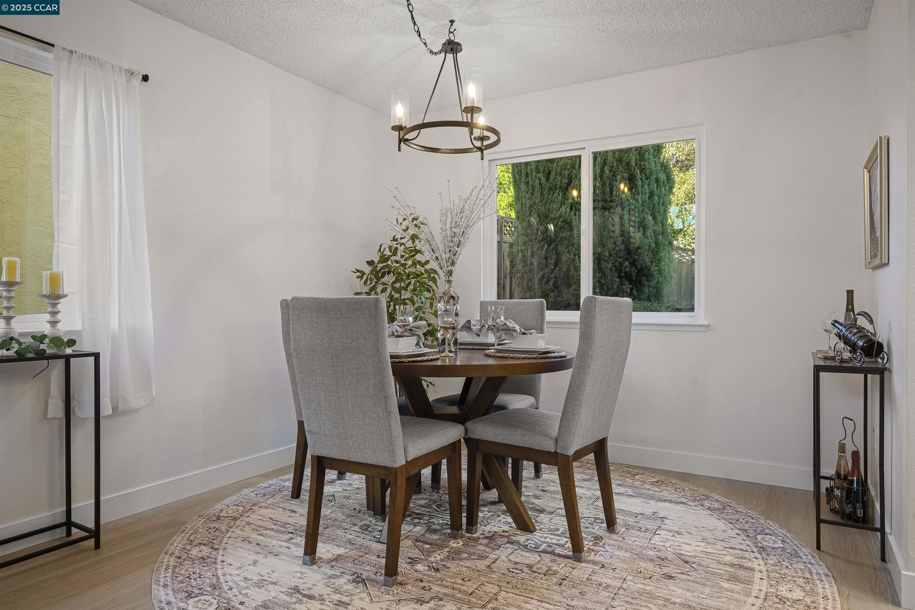 Detail Gallery Image 10 of 41 For 362 Willowcreek Ln, Martinez,  CA 94553 - 4 Beds | 2/1 Baths