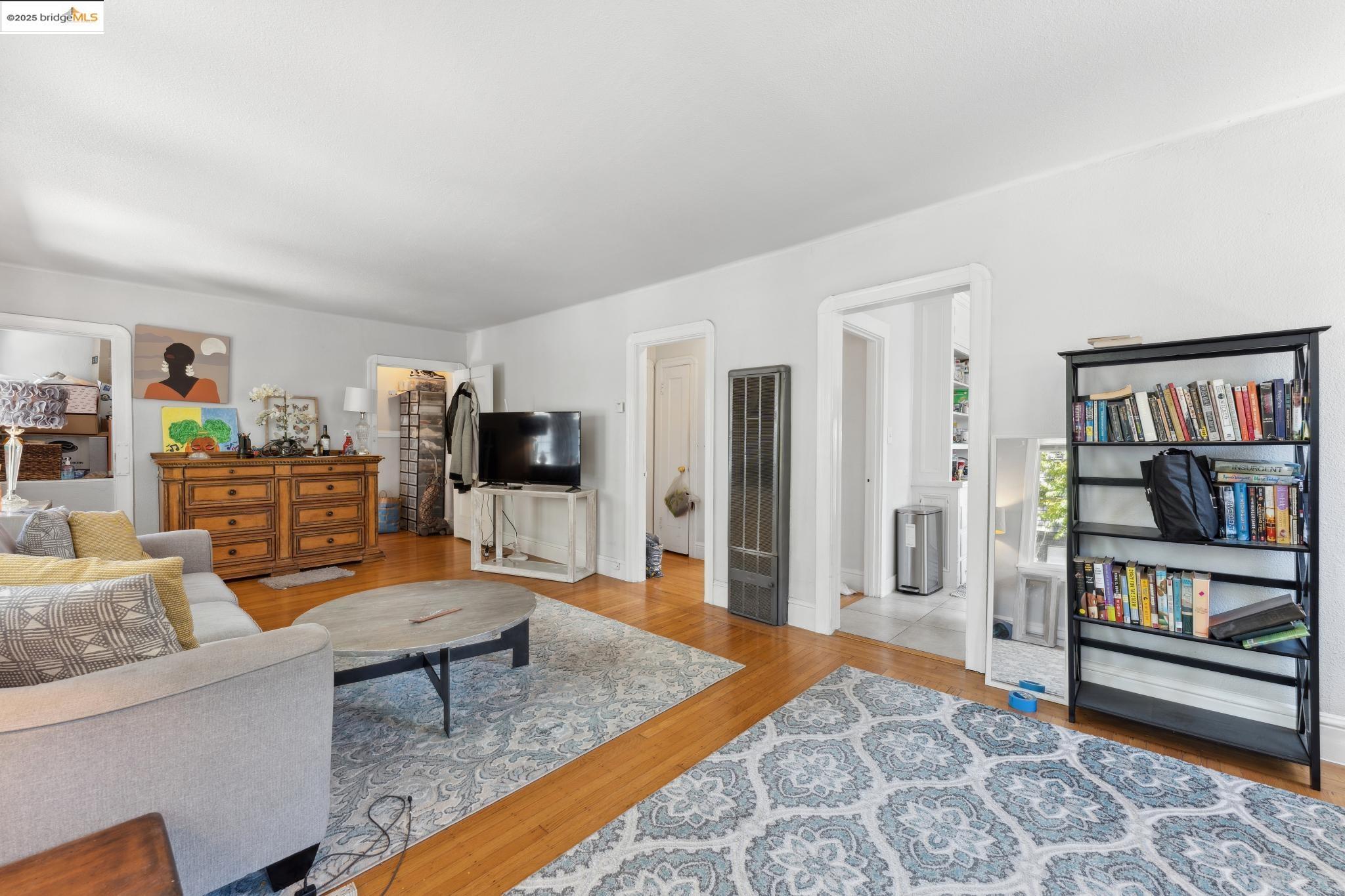 Photo #4: 41118115 Listing: Photo #4